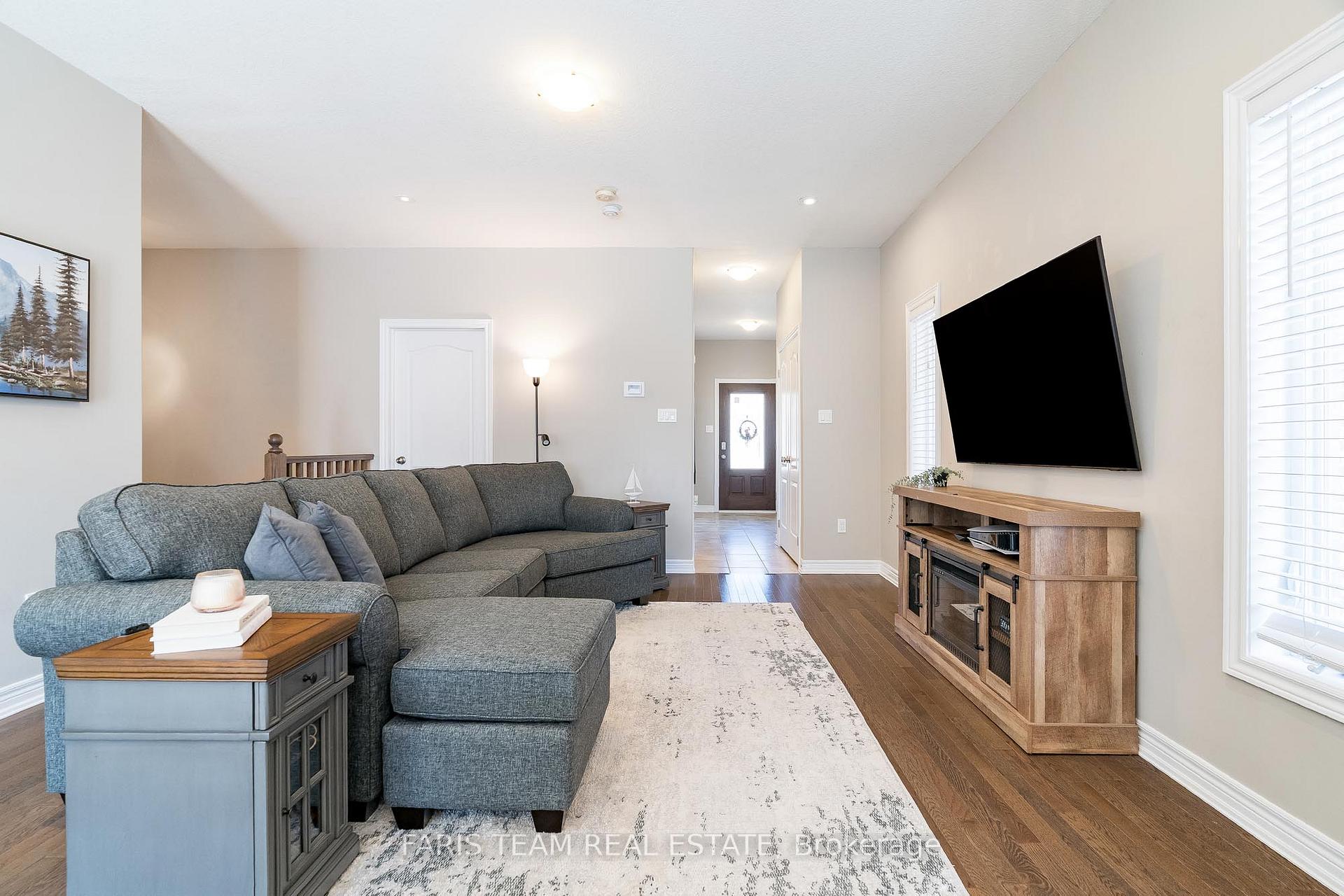 Photo 12 of 1045 Cook Drive, Midland — HOMEH