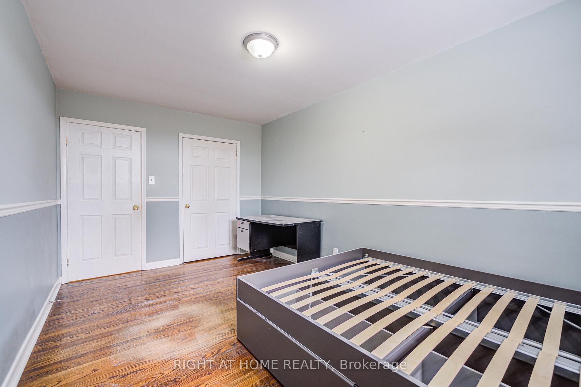Photo 4 of 107 Sherwood Forest Drive, Markham, Bullock — HOMEH