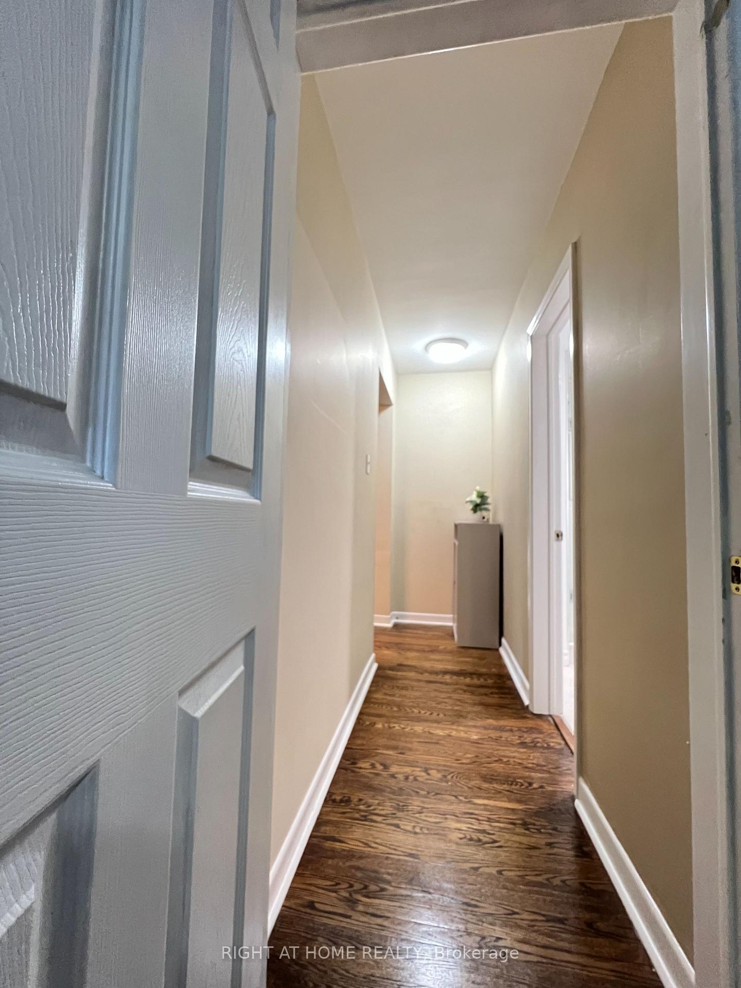 Photo 8 of 107 Sherwood Forest Drive, Markham, Bullock — HOMEH