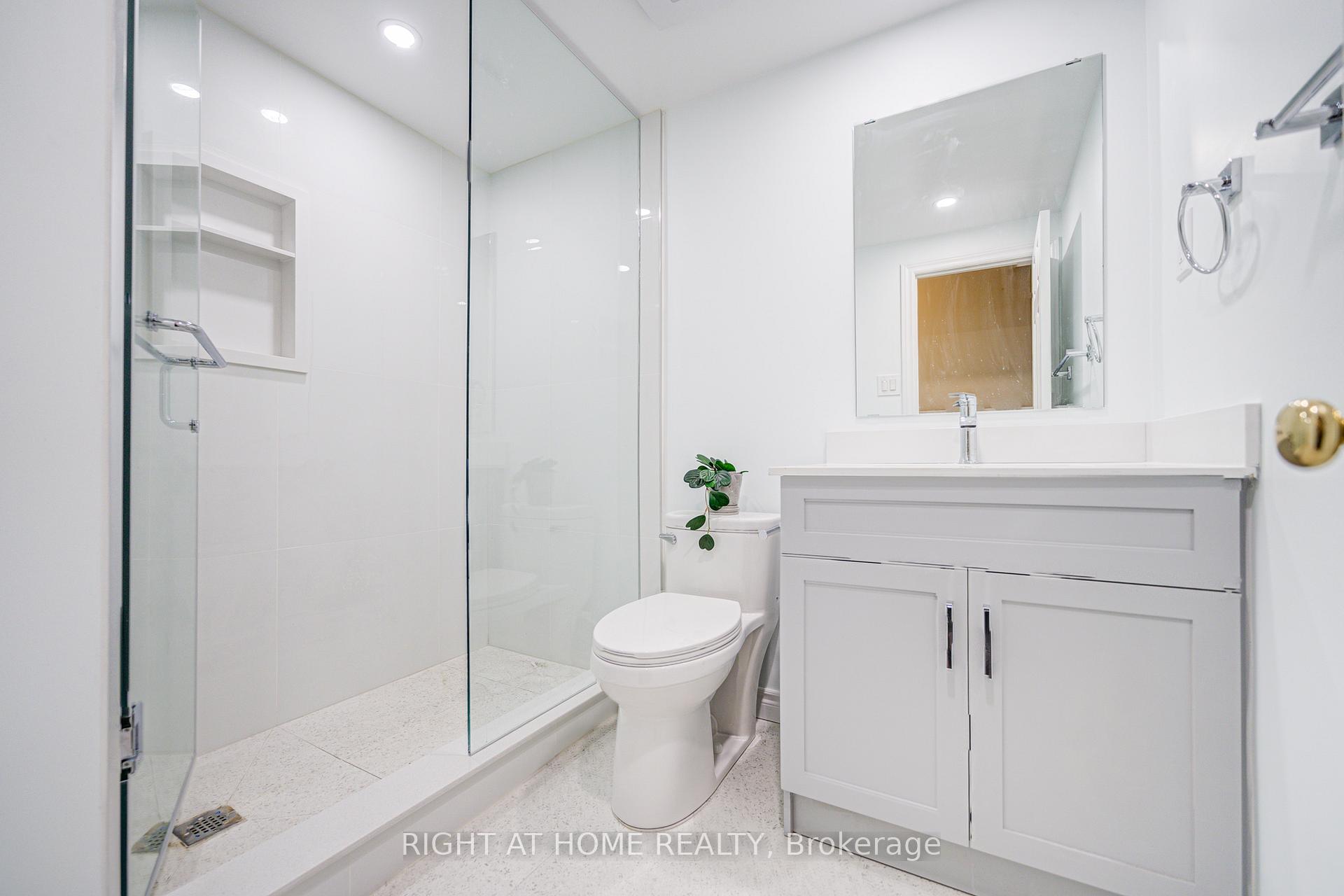 Photo 9 of 107 Sherwood Forest Drive, Markham, Bullock — HOMEH