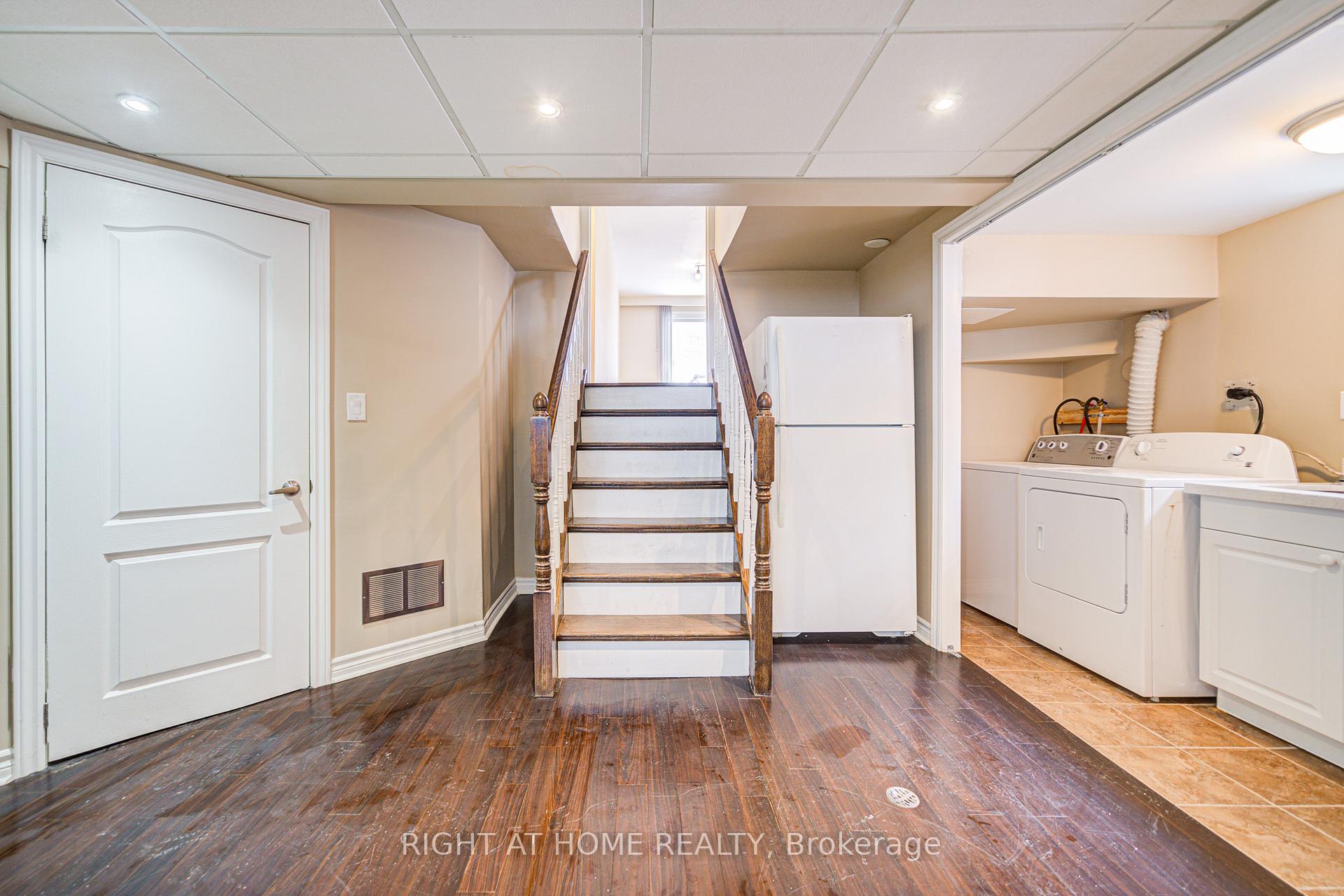 Photo 10 of 107 Sherwood Forest Drive, Markham, Bullock — HOMEH