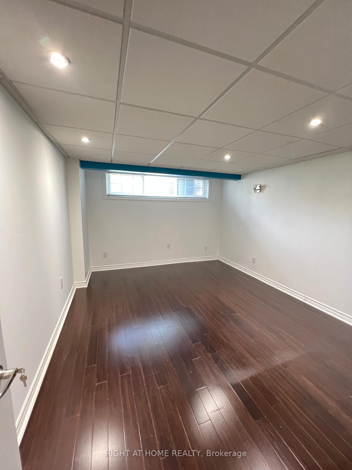 Photo 11 of 107 Sherwood Forest Drive, Markham, Bullock — HOMEH