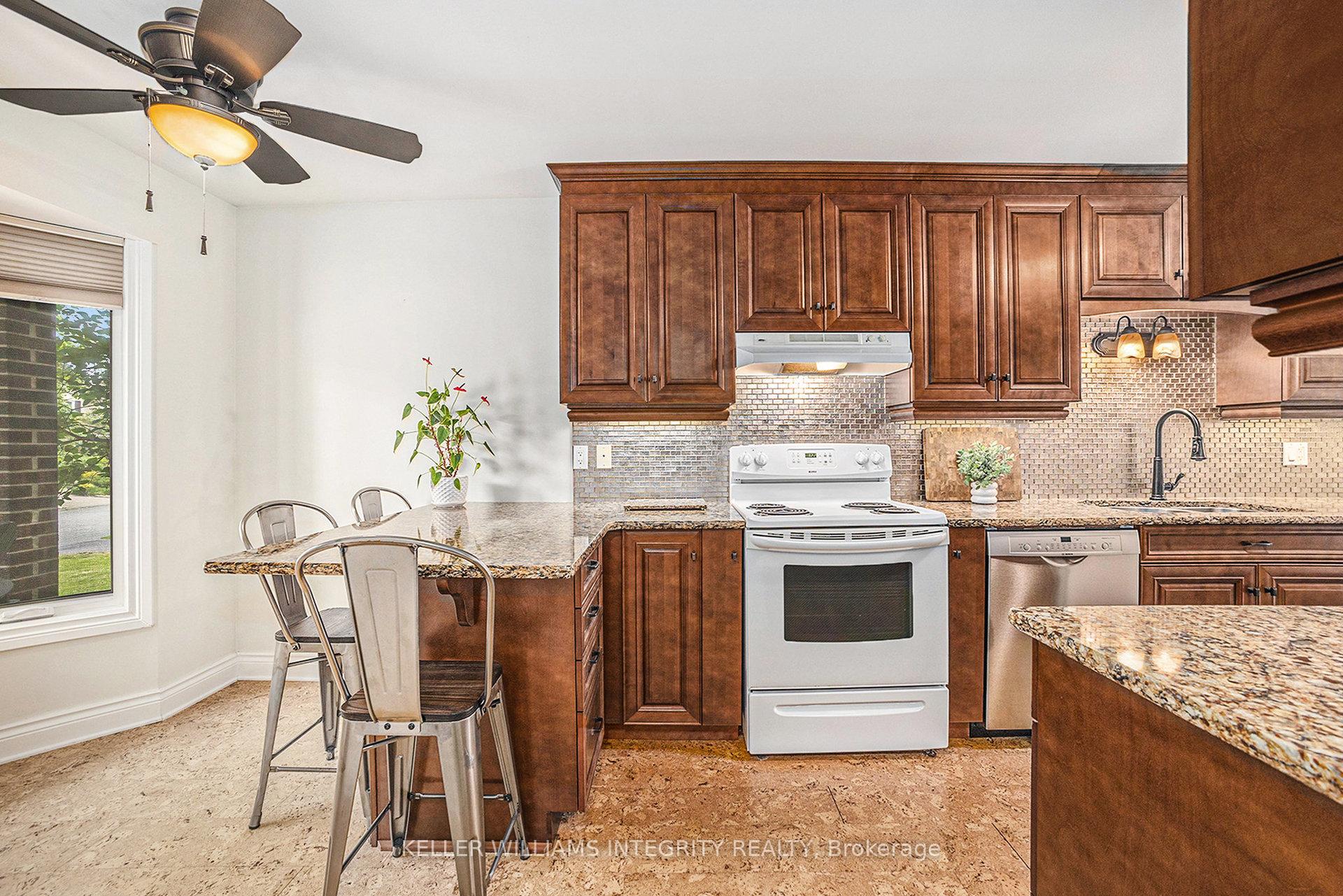 Photo 5 of 6 Barra Avenue, Ottawa, Kanata - Glencairn/Hazeldean — HOMEH