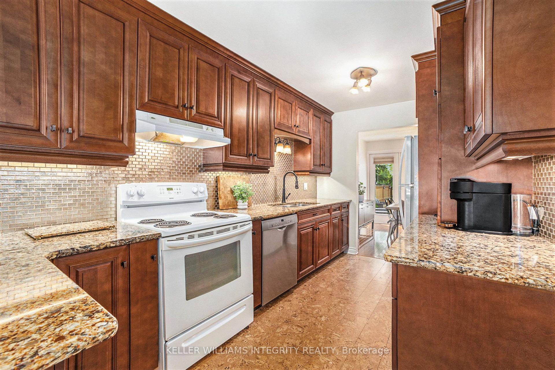 Photo 6 of 6 Barra Avenue, Ottawa, Kanata - Glencairn/Hazeldean — HOMEH