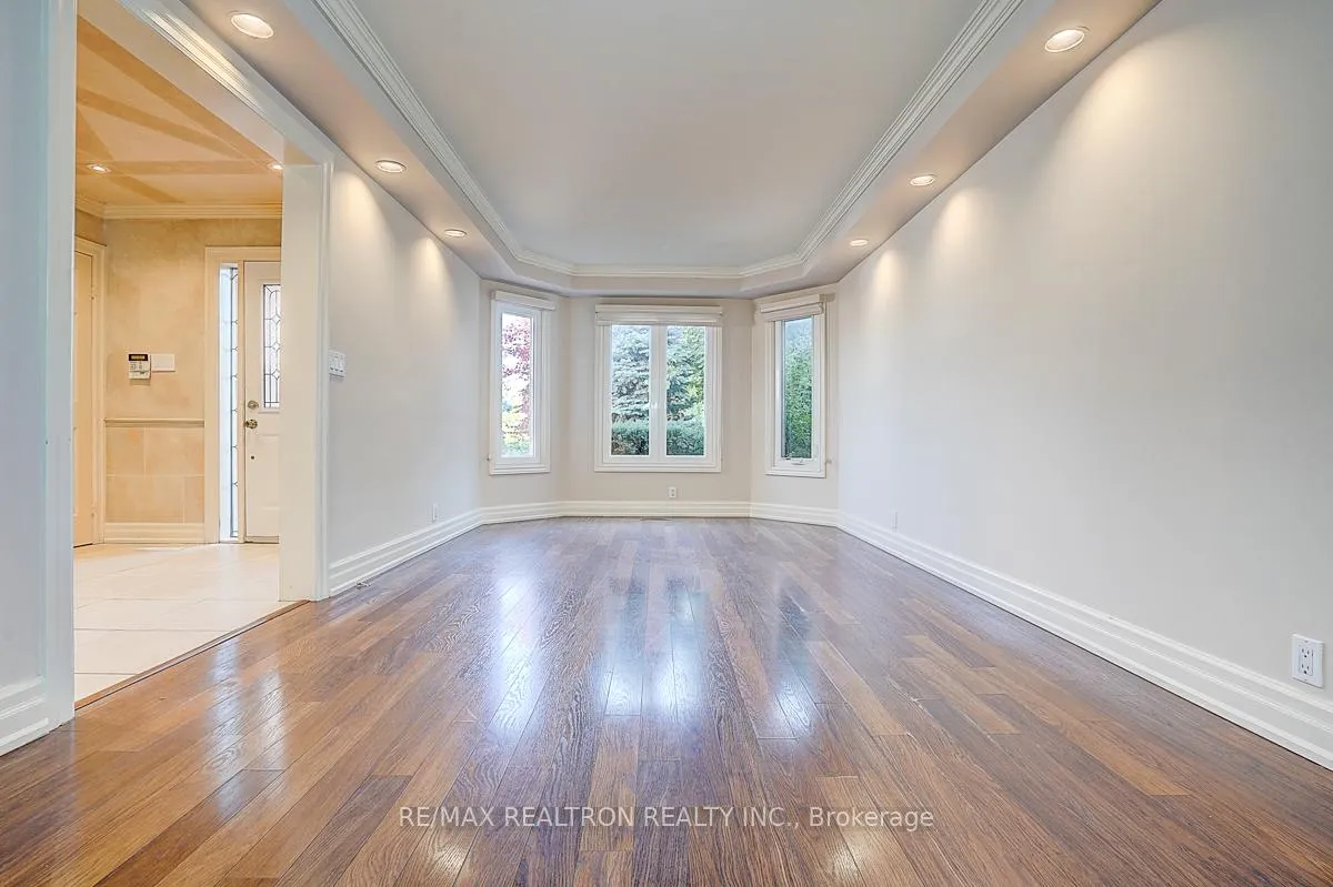 Photo 2 of 8 Rockley Court, Markham, Thornlea — HOMEH