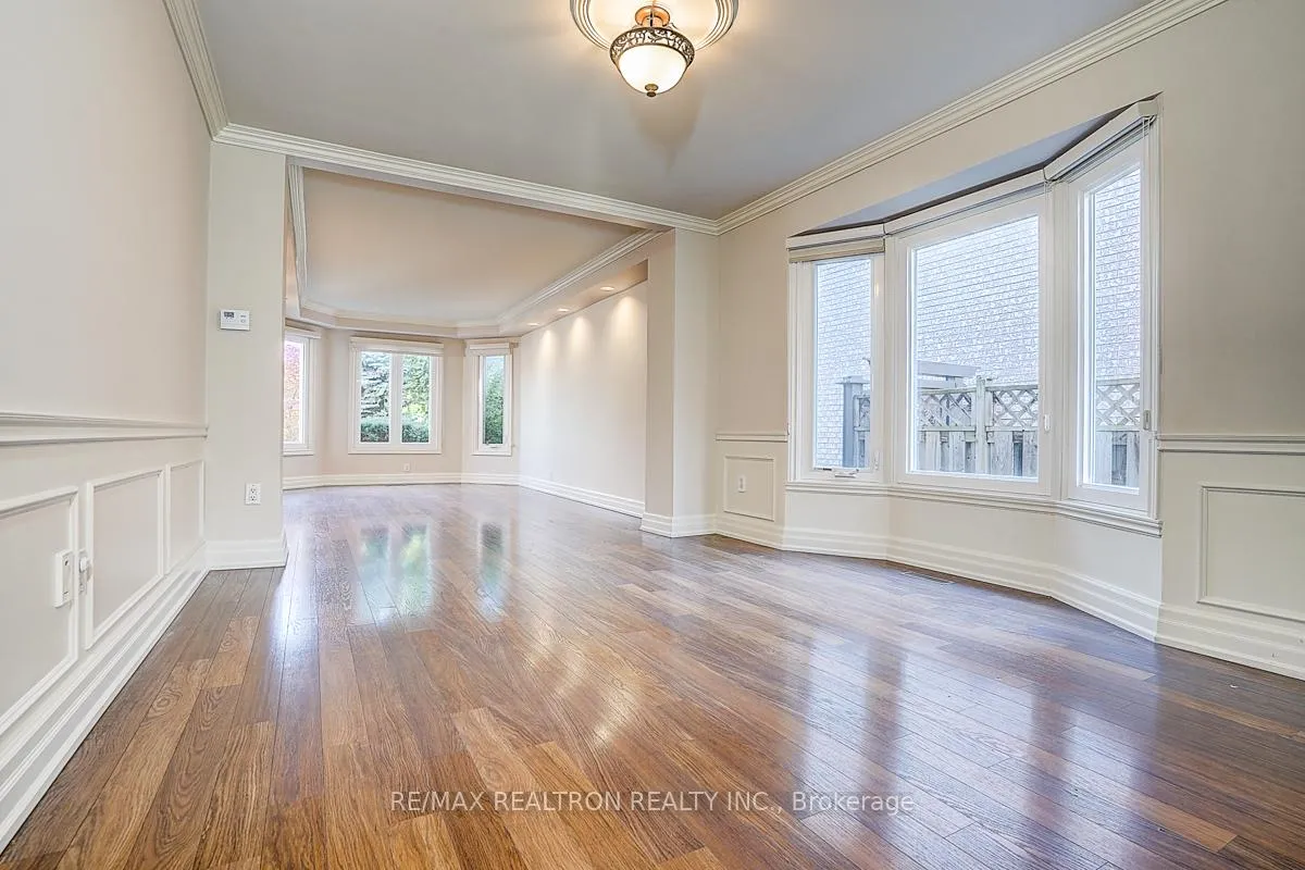 Photo 5 of 8 Rockley Court, Markham, Thornlea — HOMEH