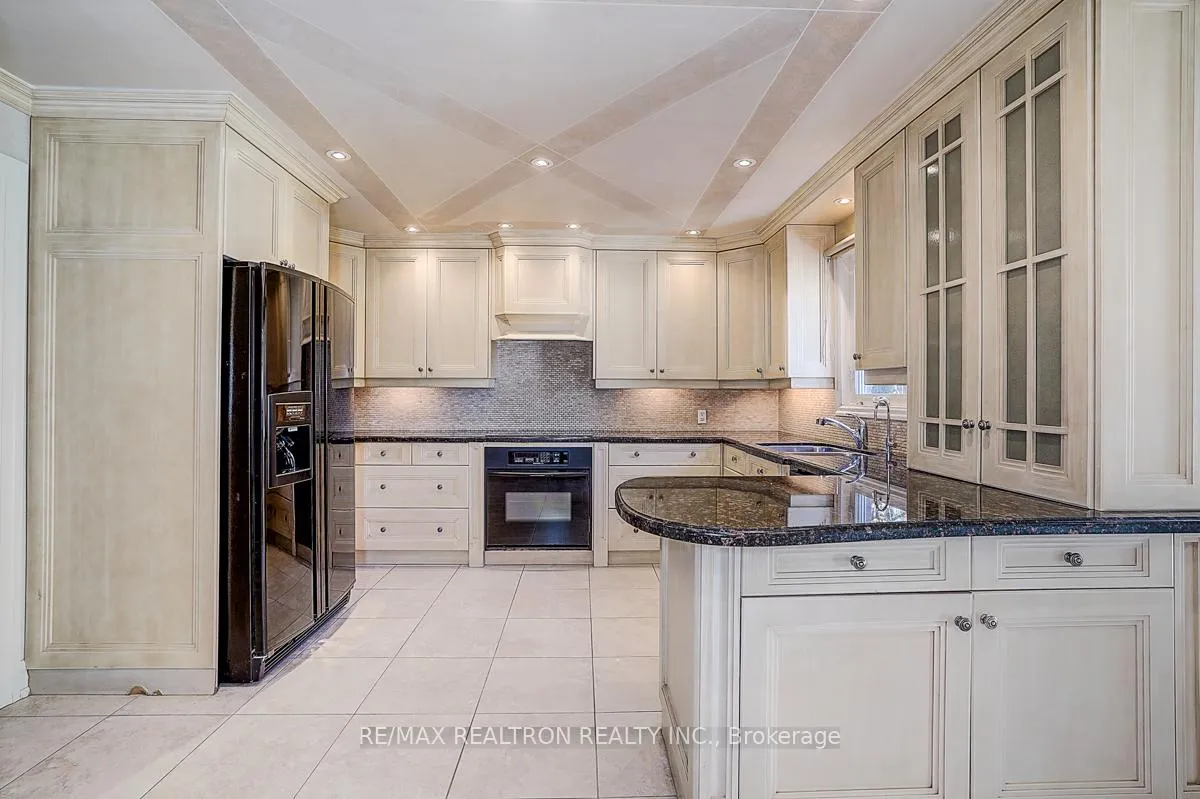 Photo 10 of 8 Rockley Court, Markham, Thornlea — HOMEH