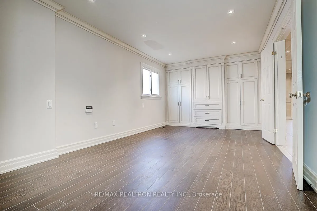 Photo 15 of 8 Rockley Court, Markham, Thornlea — HOMEH