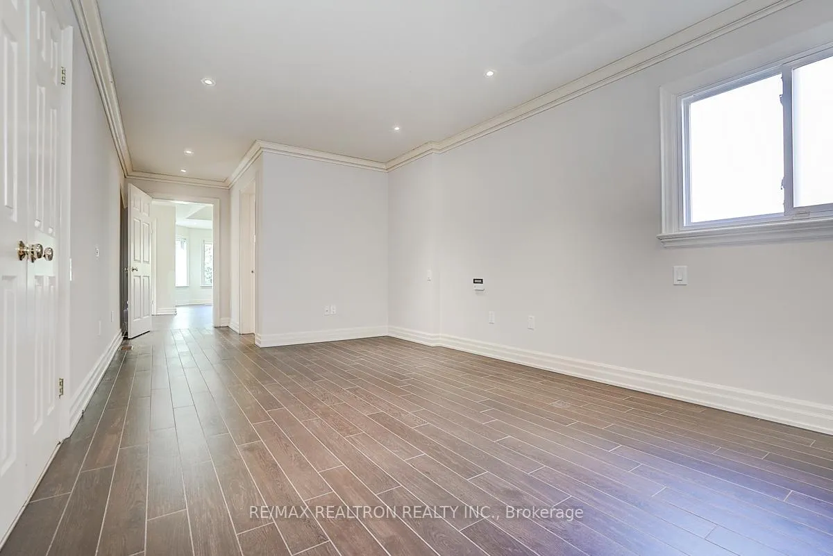 Photo 17 of 8 Rockley Court, Markham, Thornlea — HOMEH