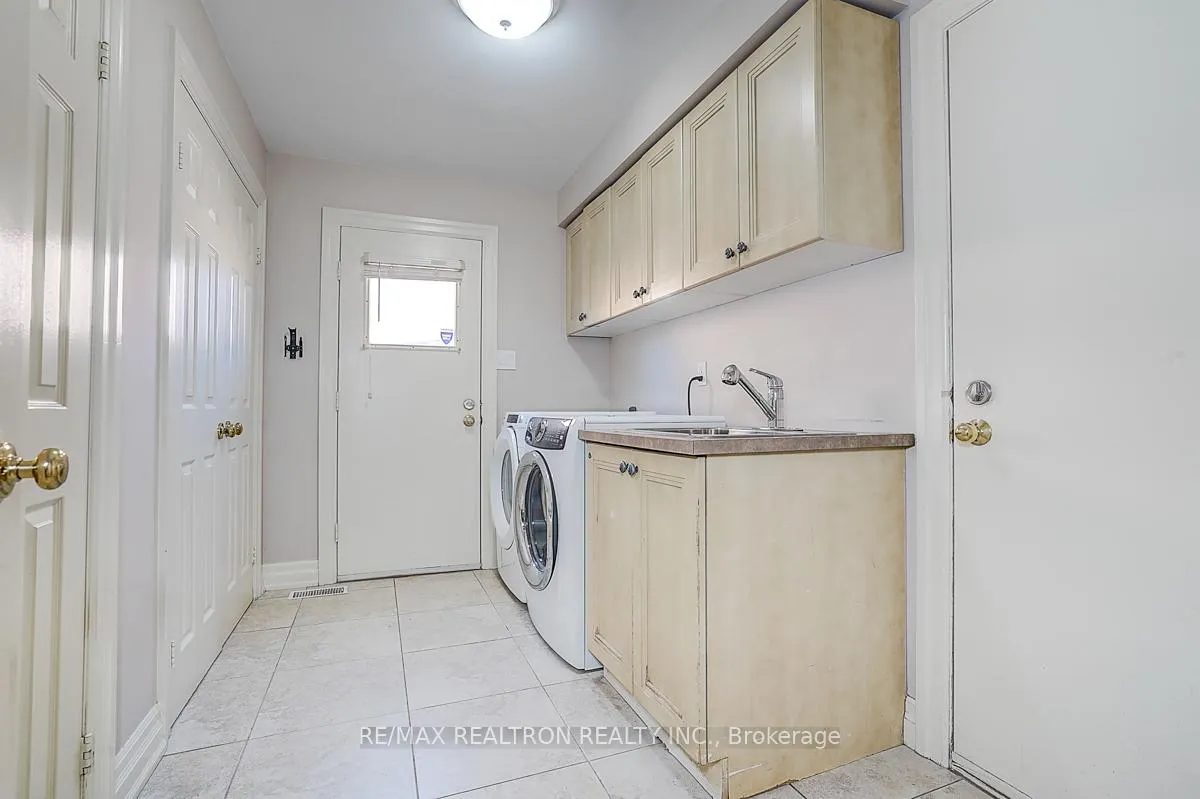 Photo 20 of 8 Rockley Court, Markham, Thornlea — HOMEH