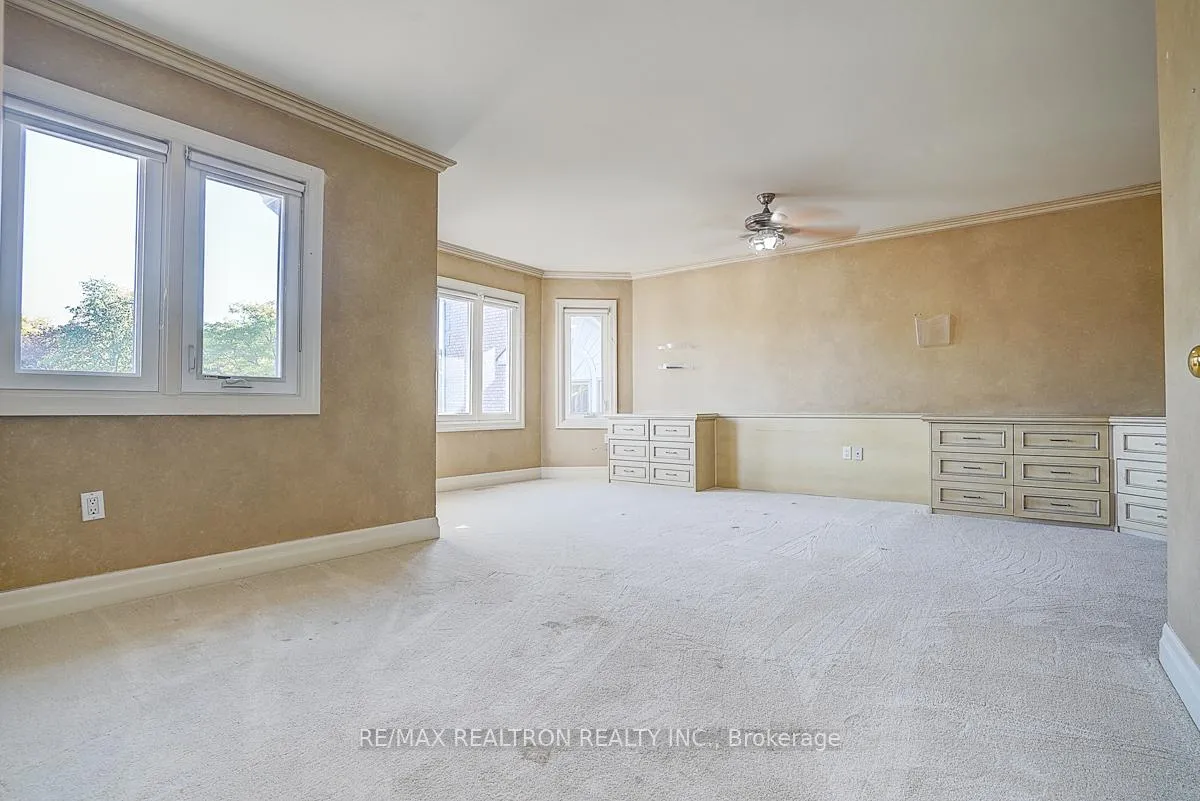 Photo 21 of 8 Rockley Court, Markham, Thornlea — HOMEH