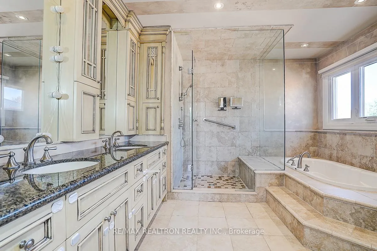 Photo 25 of 8 Rockley Court, Markham, Thornlea — HOMEH