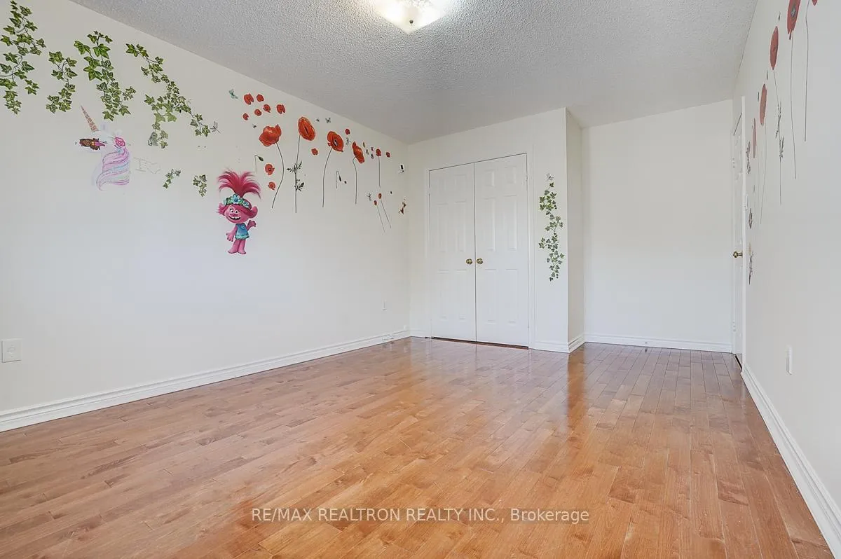 Photo 28 of 8 Rockley Court, Markham, Thornlea — HOMEH