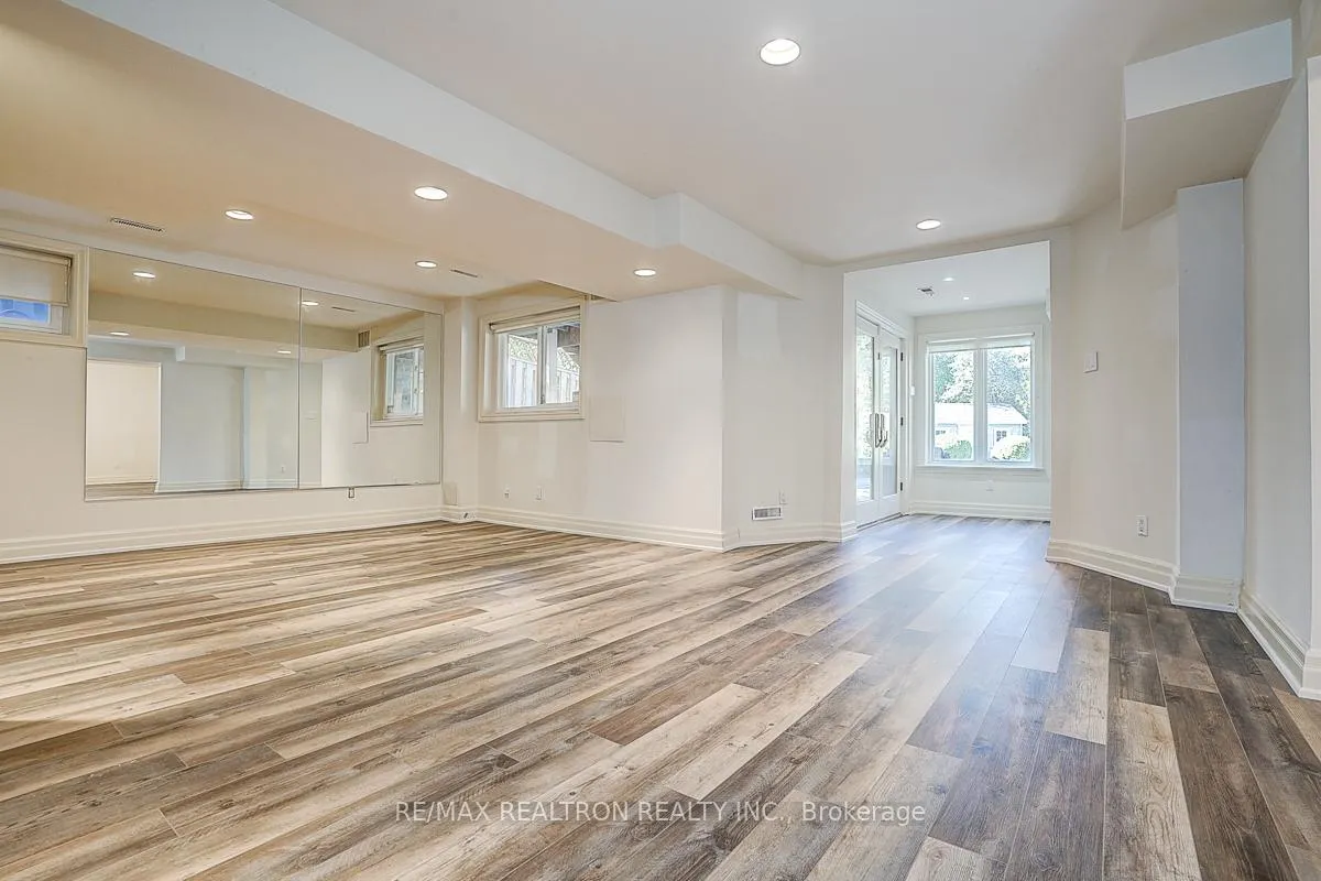Photo 36 of 8 Rockley Court, Markham, Thornlea — HOMEH