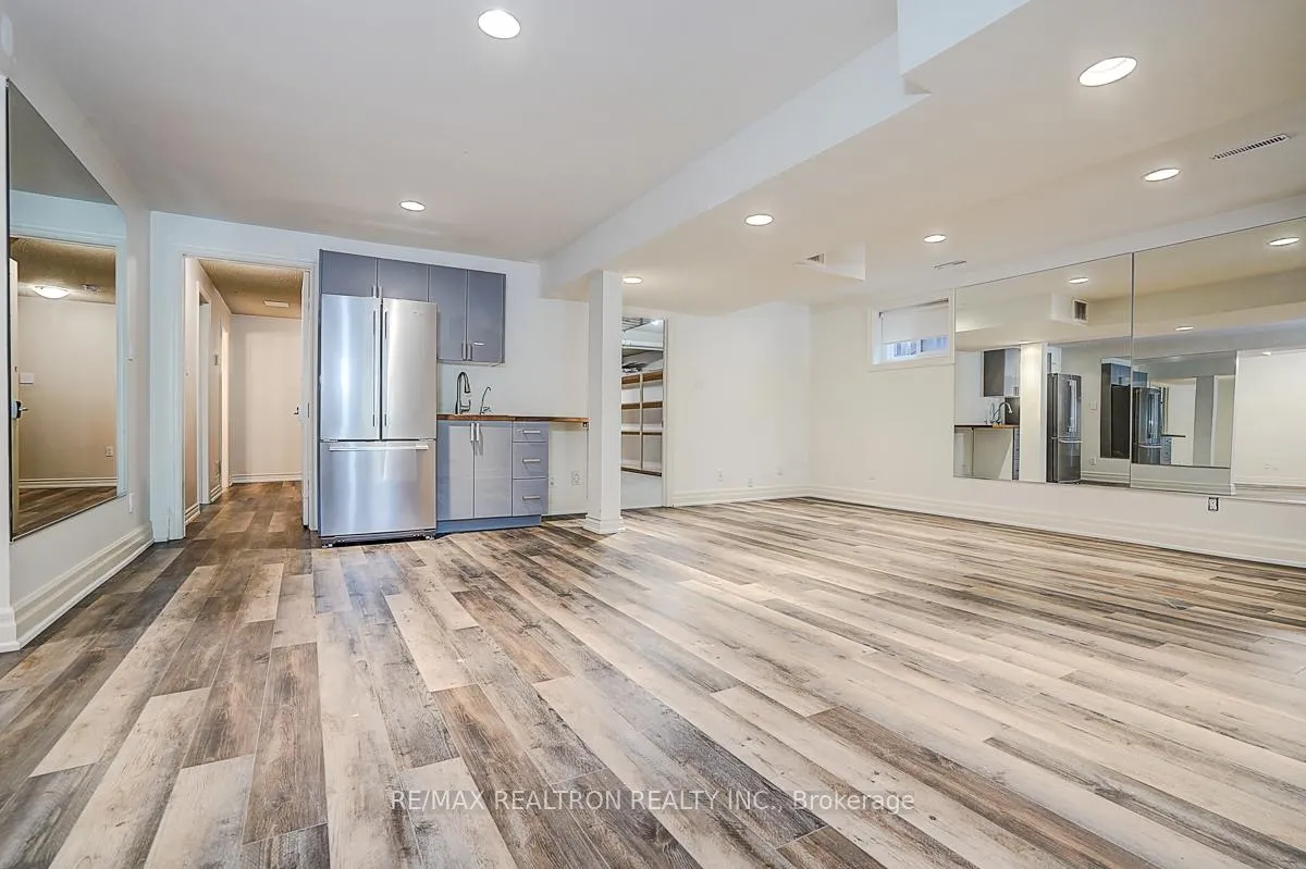 Photo 37 of 8 Rockley Court, Markham, Thornlea — HOMEH