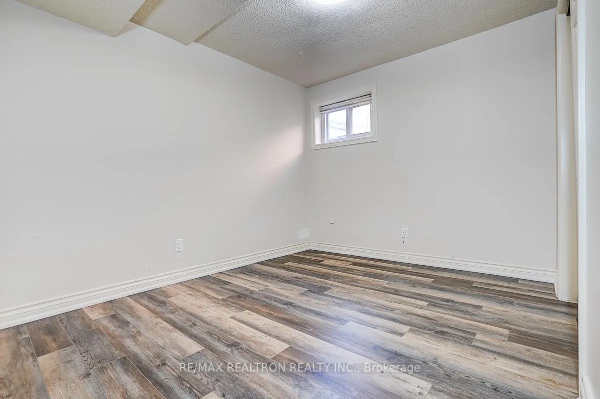Photo 39 of 8 Rockley Court, Markham, Thornlea — HOMEH