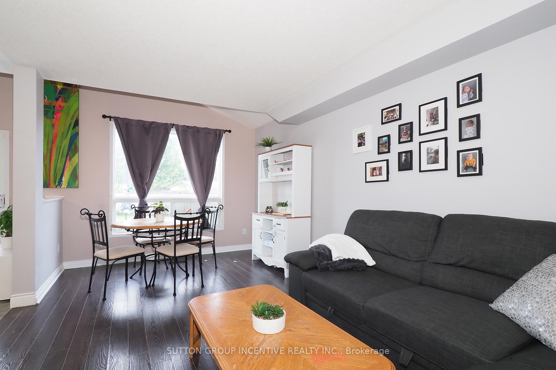 Photo 11 of 251 Grey Fox Drive, Kitchener — HOMEH