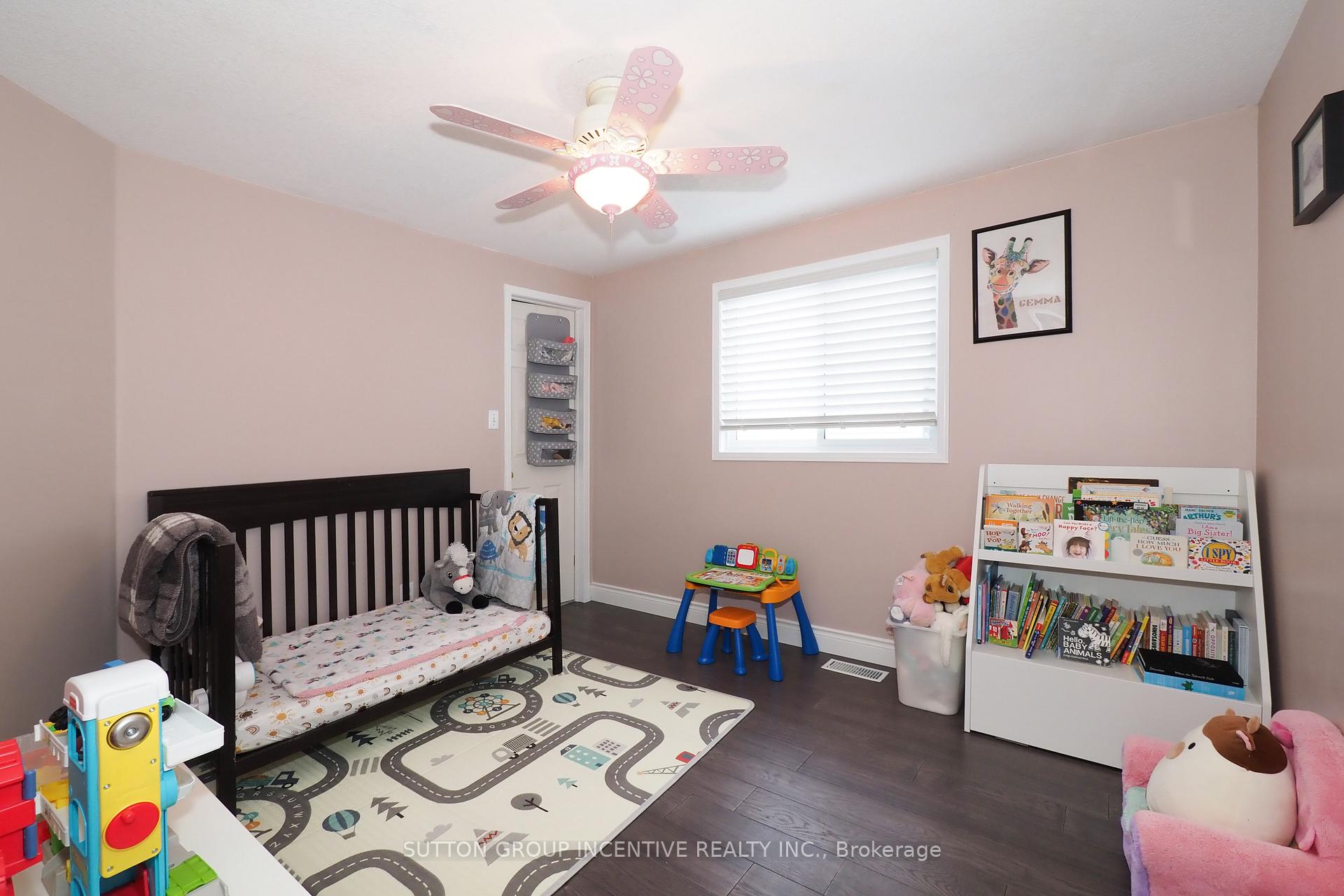 Photo 19 of 251 Grey Fox Drive, Kitchener — HOMEH