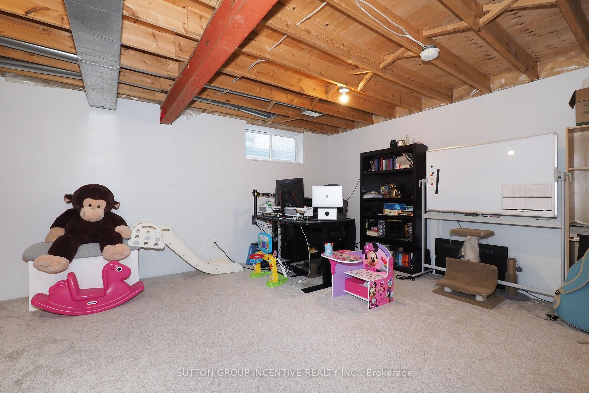 Photo 22 of 251 Grey Fox Drive, Kitchener — HOMEH