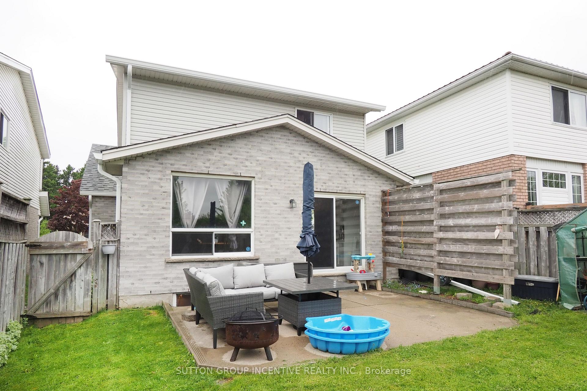 Photo 25 of 251 Grey Fox Drive, Kitchener — HOMEH