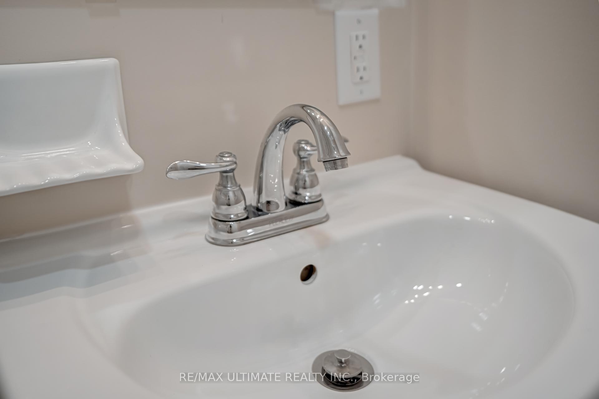 Photo 19 of 194 Roy Rainey Avenue, Markham, Wismer — HOMEH