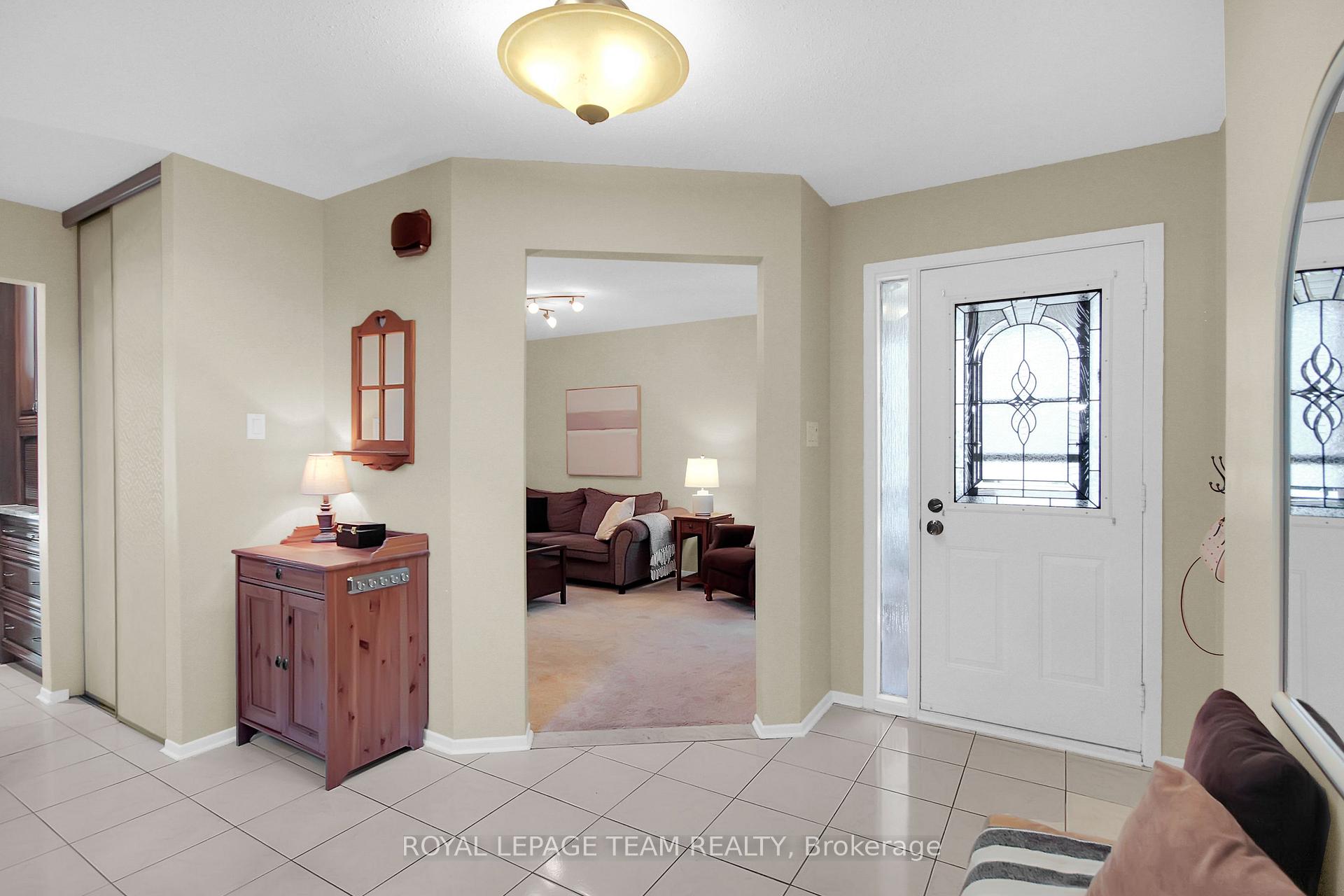 Photo 4 of 35 Longden Place, Ottawa, Kanata - Bridlewood — HOMEH