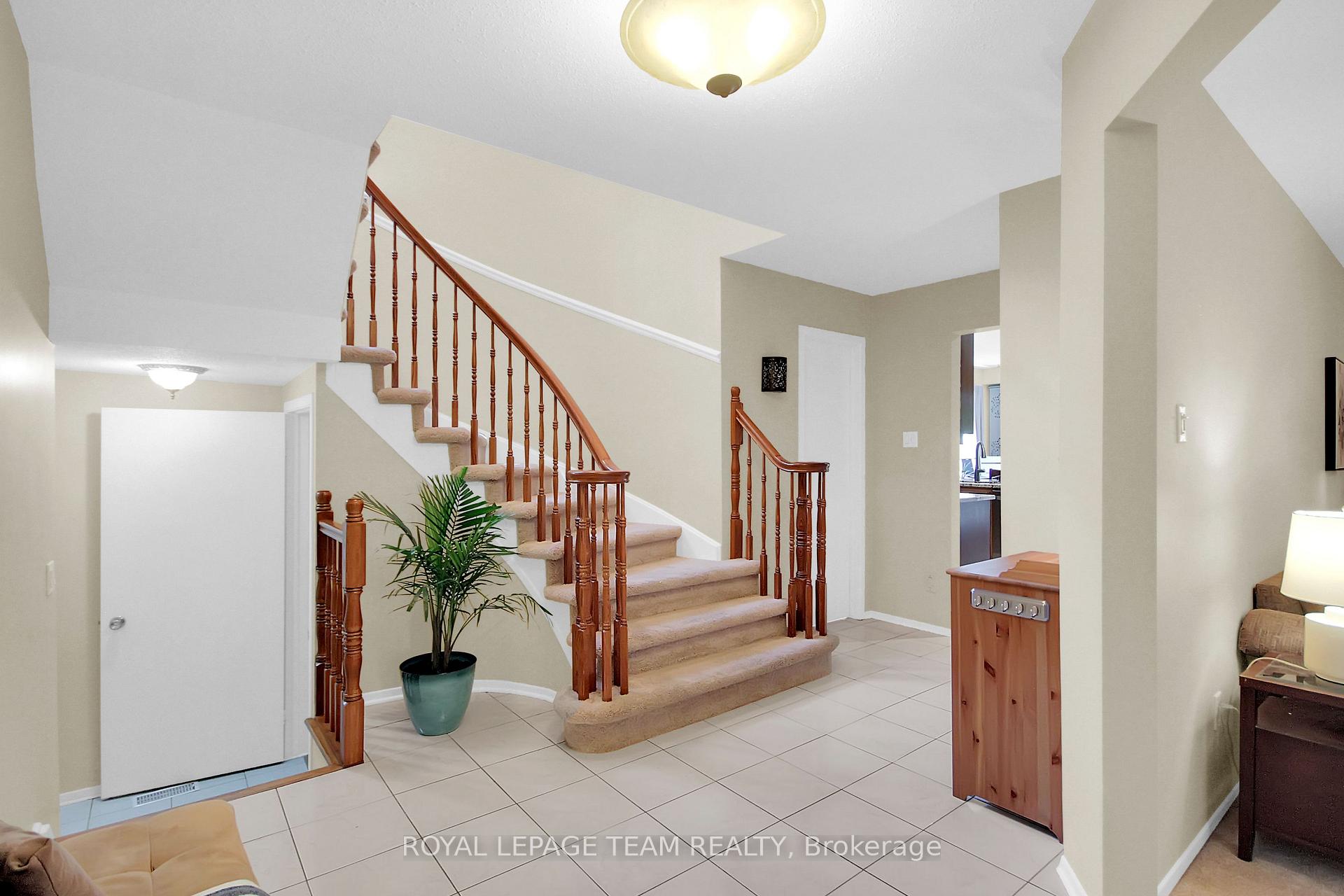 Photo 5 of 35 Longden Place, Ottawa, Kanata - Bridlewood — HOMEH