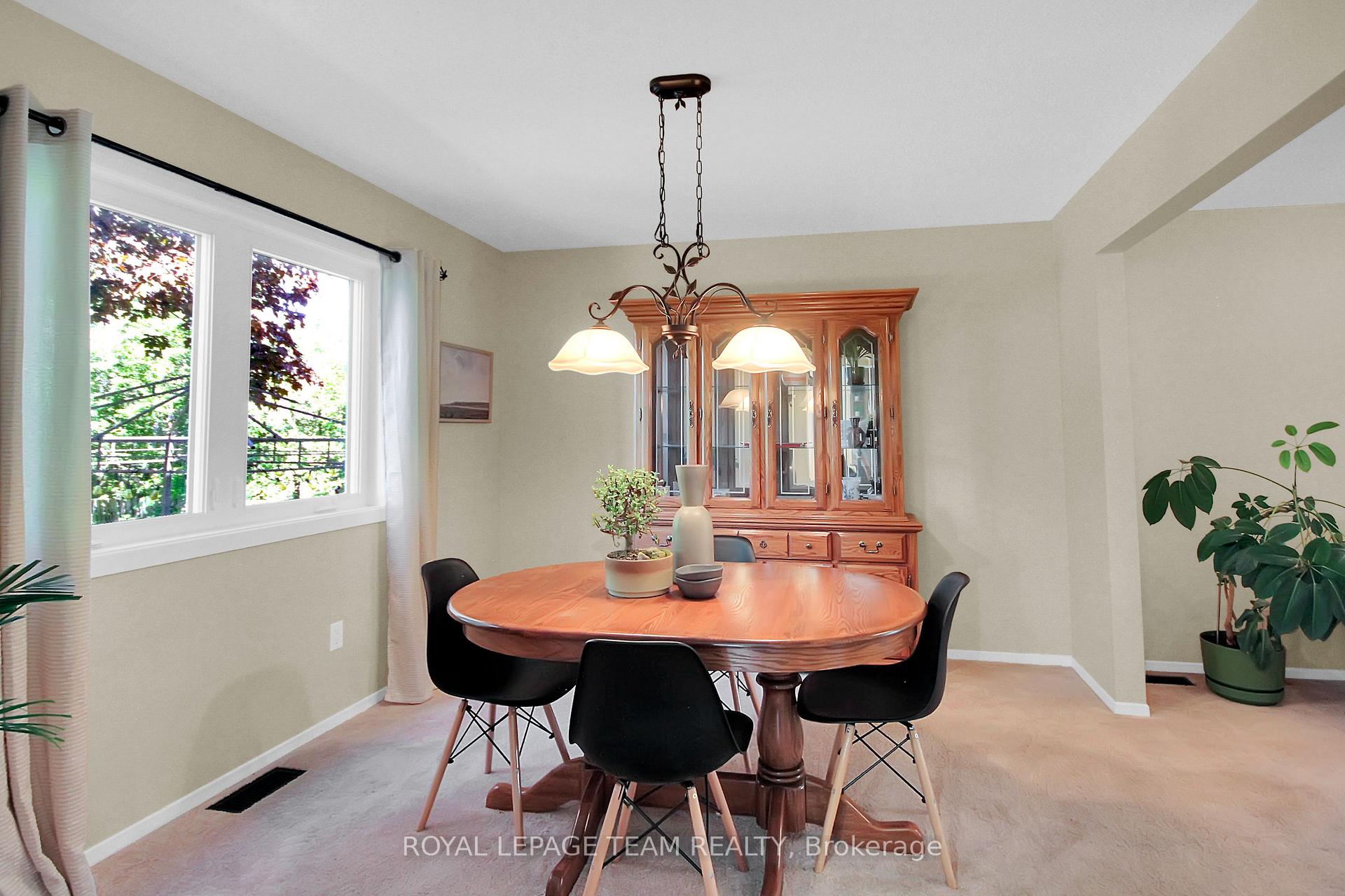 Photo 12 of 35 Longden Place, Ottawa, Kanata - Bridlewood — HOMEH