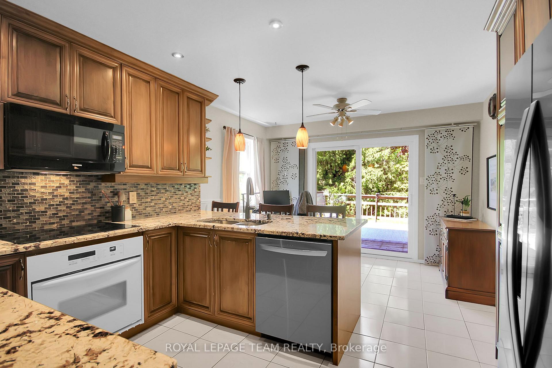 Photo 13 of 35 Longden Place, Ottawa, Kanata - Bridlewood — HOMEH