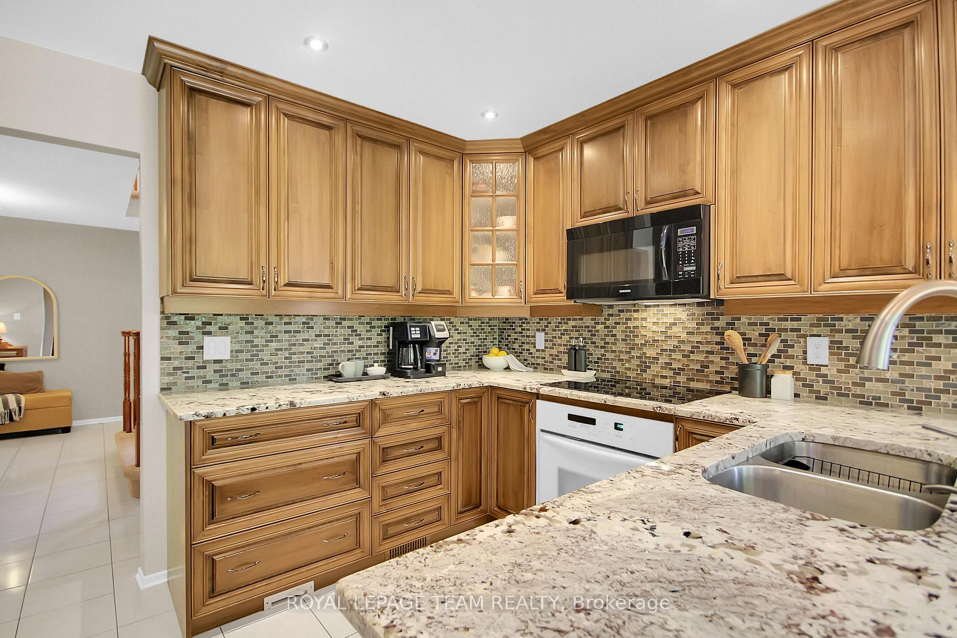 Photo 15 of 35 Longden Place, Ottawa, Kanata - Bridlewood — HOMEH