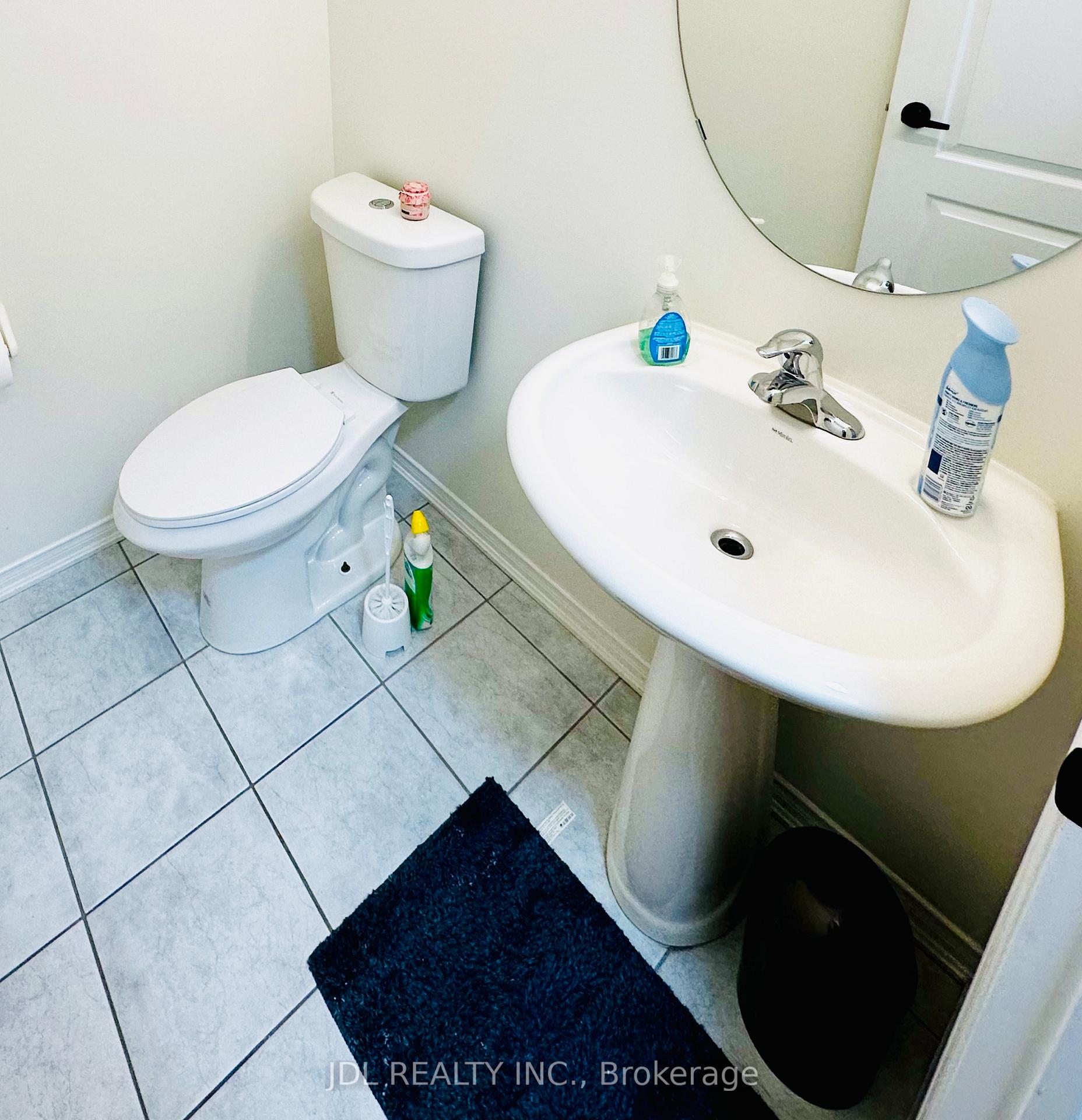 Photo 16 of 124 Gas Lamp Lane, Markham, Cornell — HOMEH