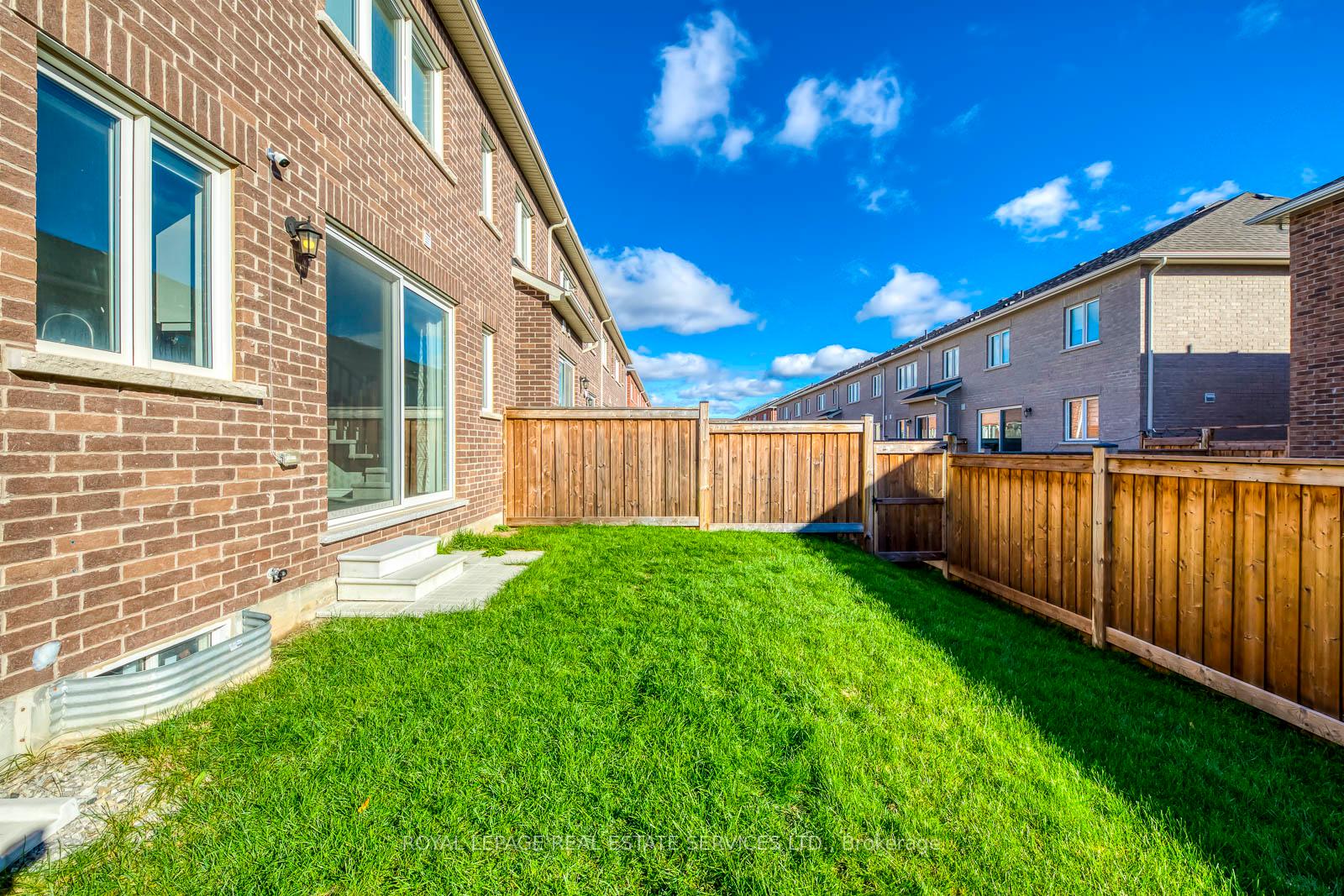 Photo 6 of 804 Aspen Terrace, Milton, Cobban — HOMEH