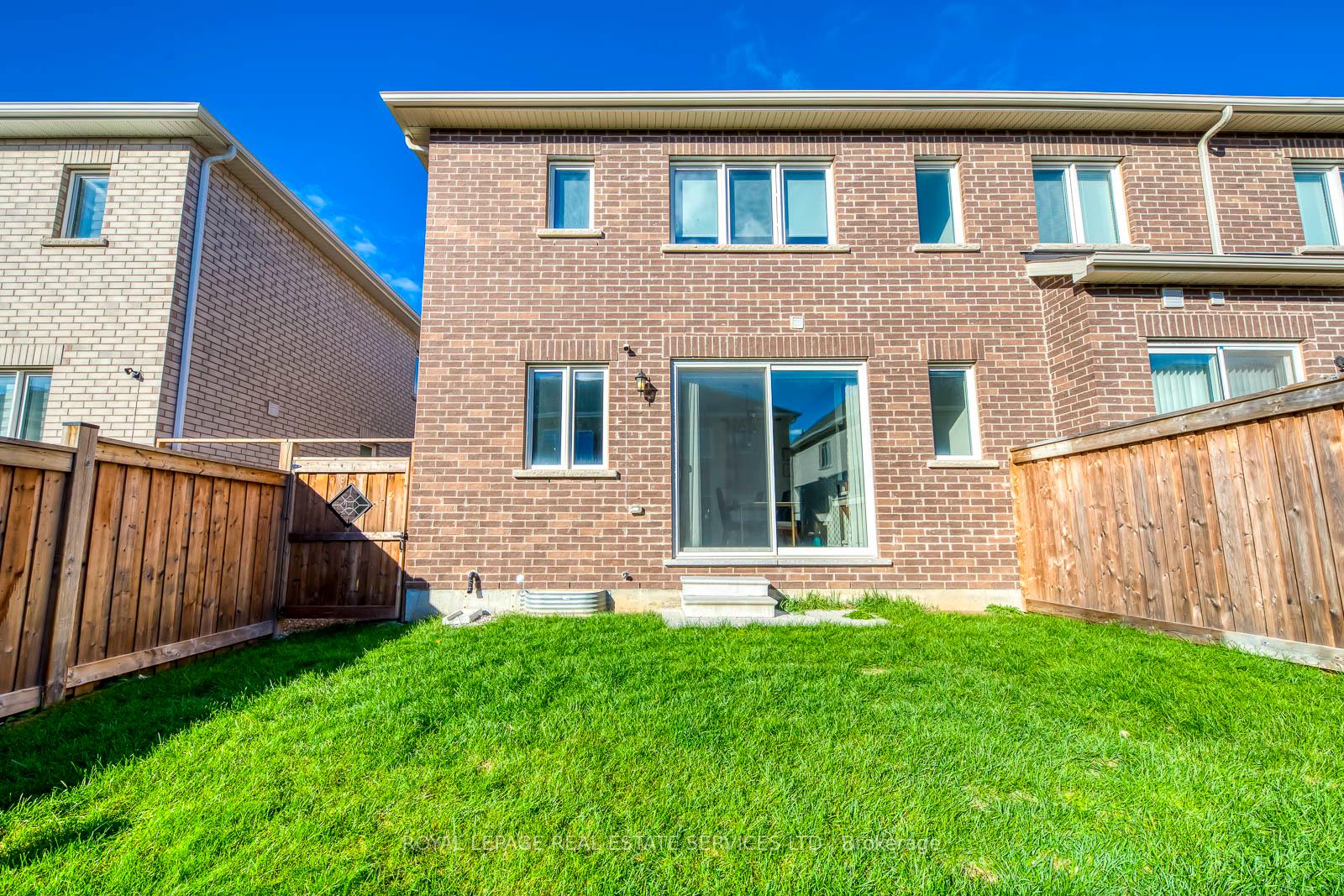 Photo 9 of 804 Aspen Terrace, Milton, Cobban — HOMEH