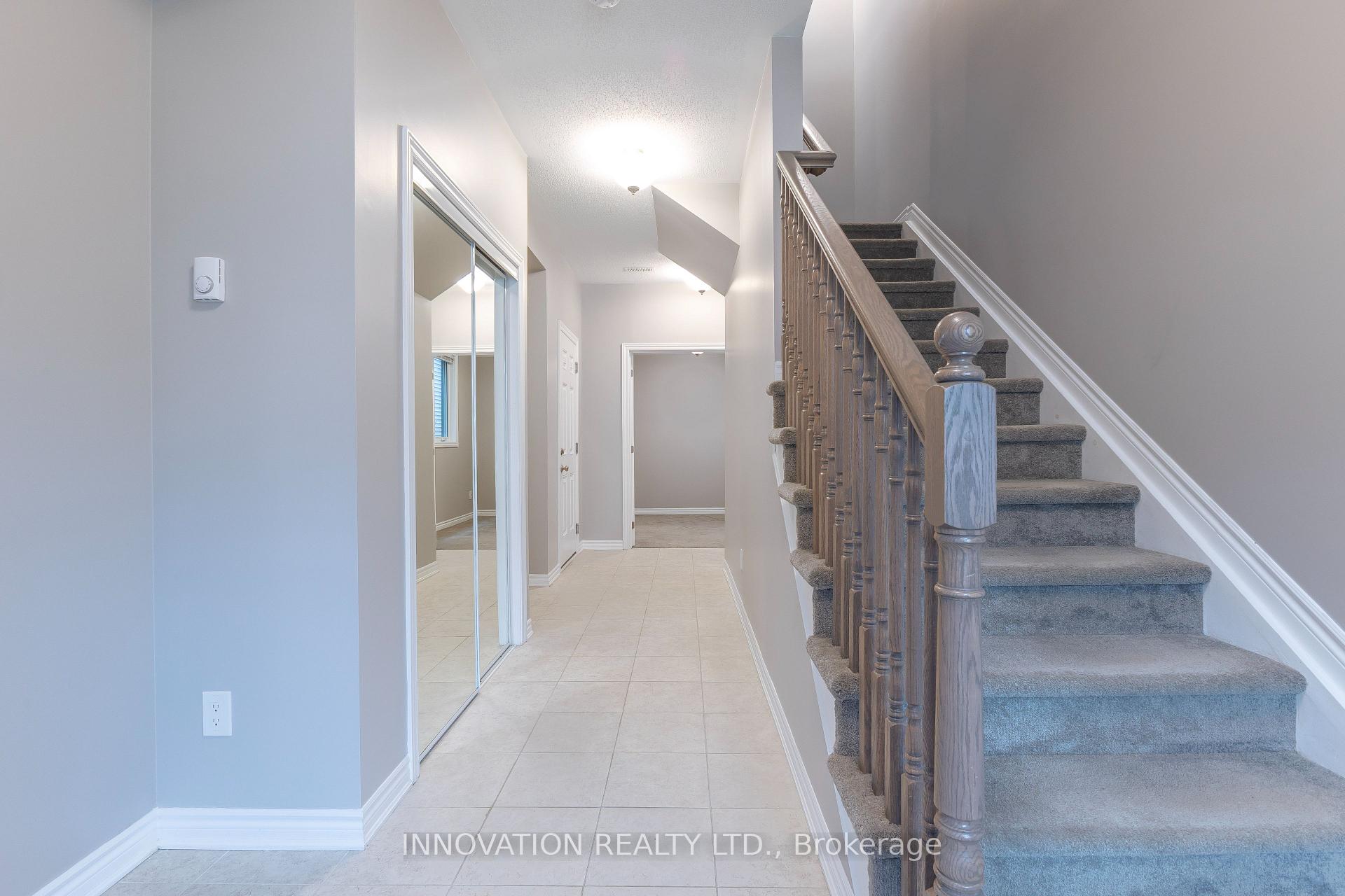Photo 3 of 29 Caspian Row, Ottawa, Kanata - Emerald Meadows/Trailwest — HOMEH
