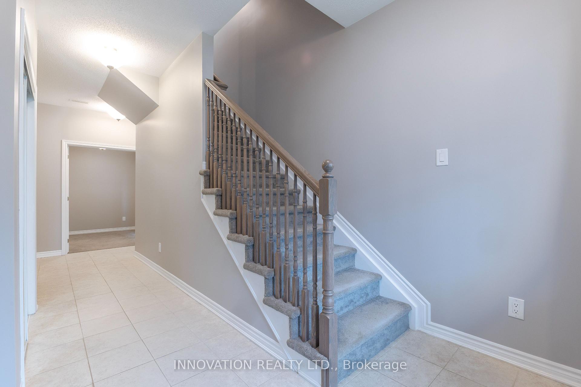 Photo 4 of 29 Caspian Row, Ottawa, Kanata - Emerald Meadows/Trailwest — HOMEH