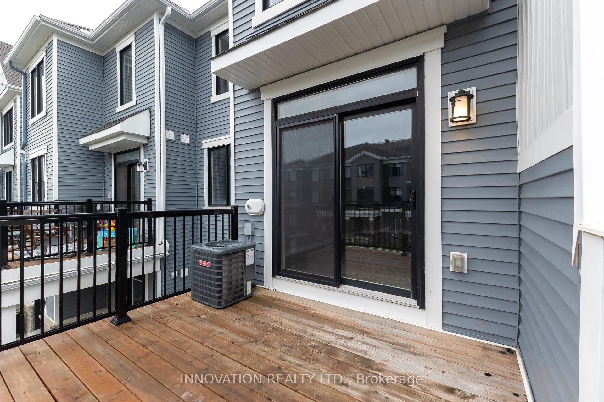 Photo 18 of 29 Caspian Row, Ottawa, Kanata - Emerald Meadows/Trailwest — HOMEH
