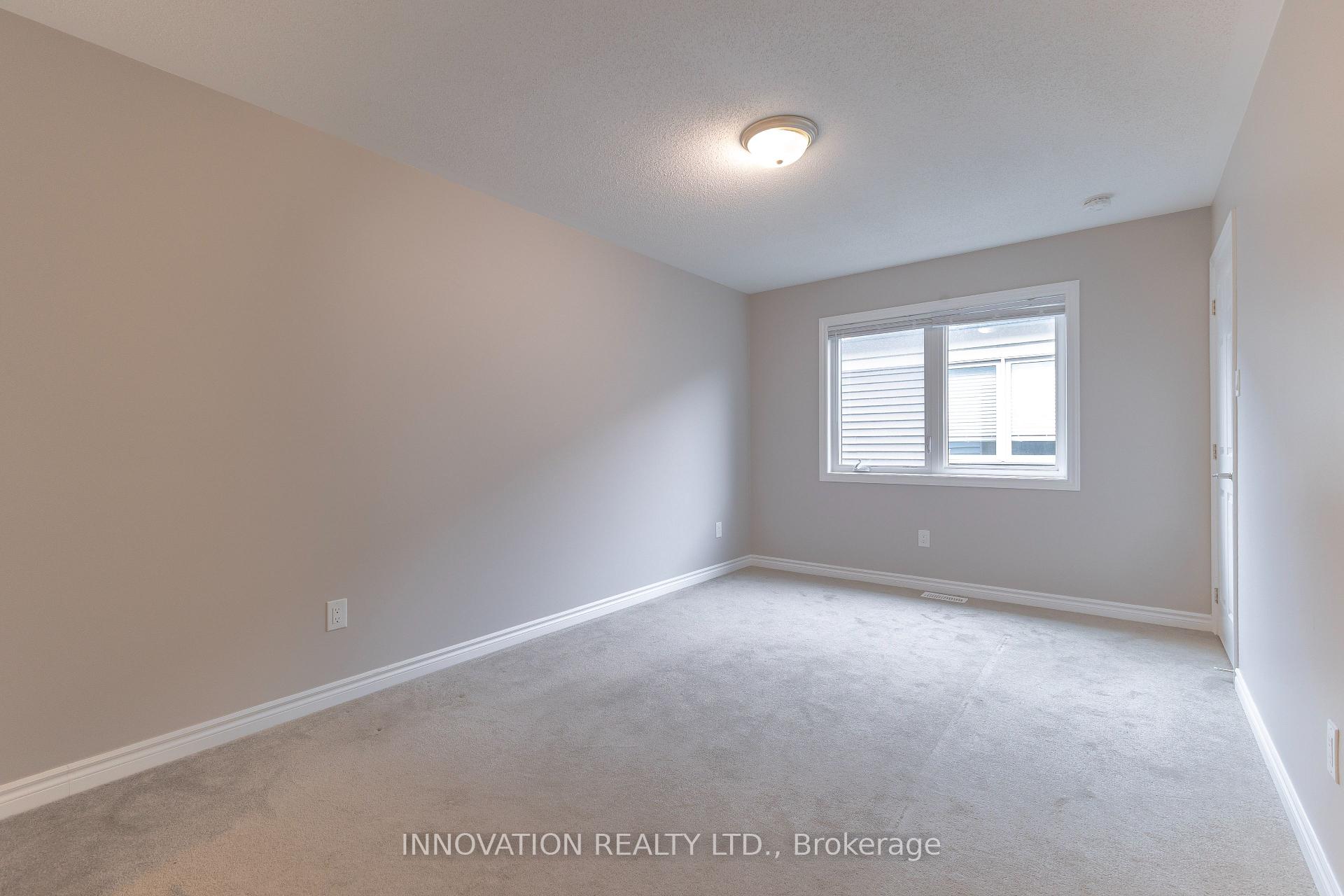 Photo 20 of 29 Caspian Row, Ottawa, Kanata - Emerald Meadows/Trailwest — HOMEH