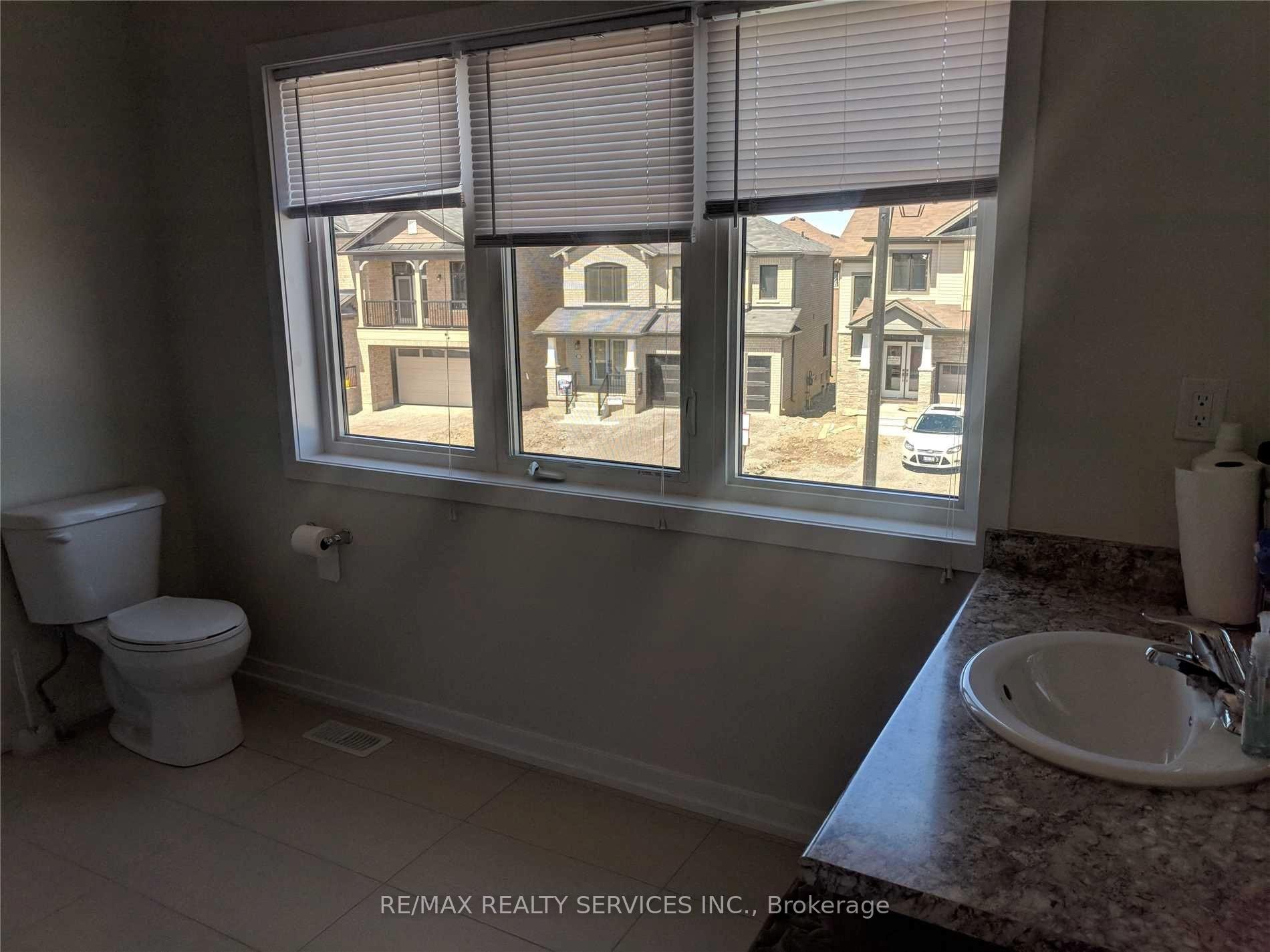 Photo 2 of 37 Prestwick Street, Hamilton, Stoney Creek Mountain — HOMEH