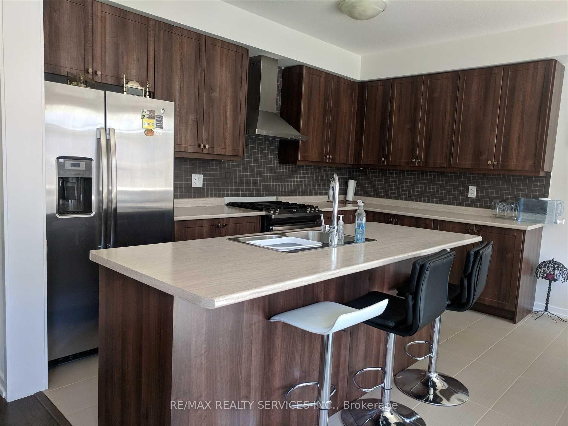 Photo 4 of 37 Prestwick Street, Hamilton, Stoney Creek Mountain — HOMEH