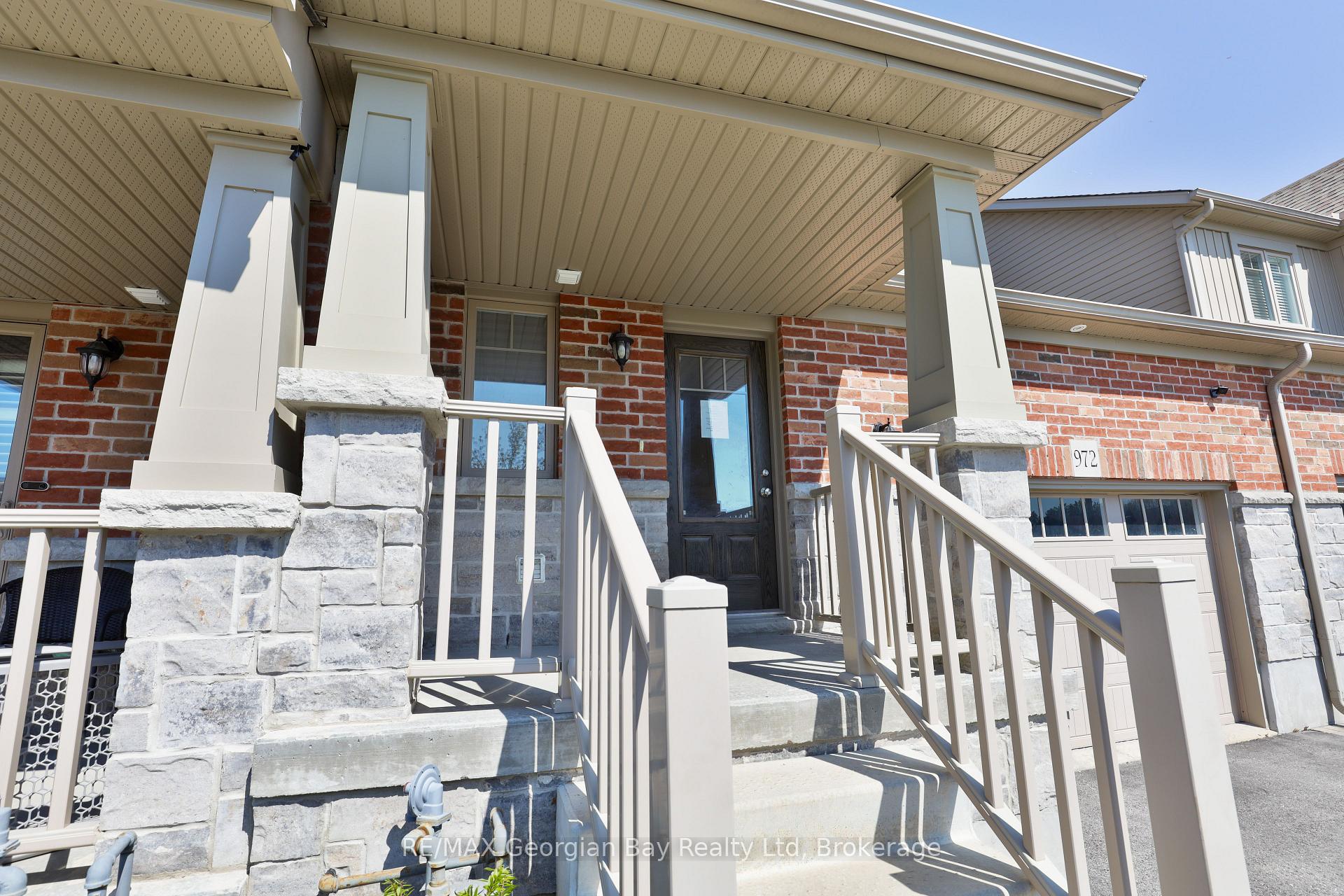Photo 3 of 972 Cook Drive, Midland — HOMEH