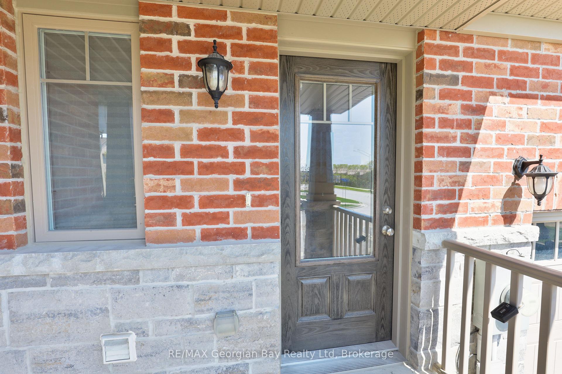 Photo 4 of 972 Cook Drive, Midland — HOMEH