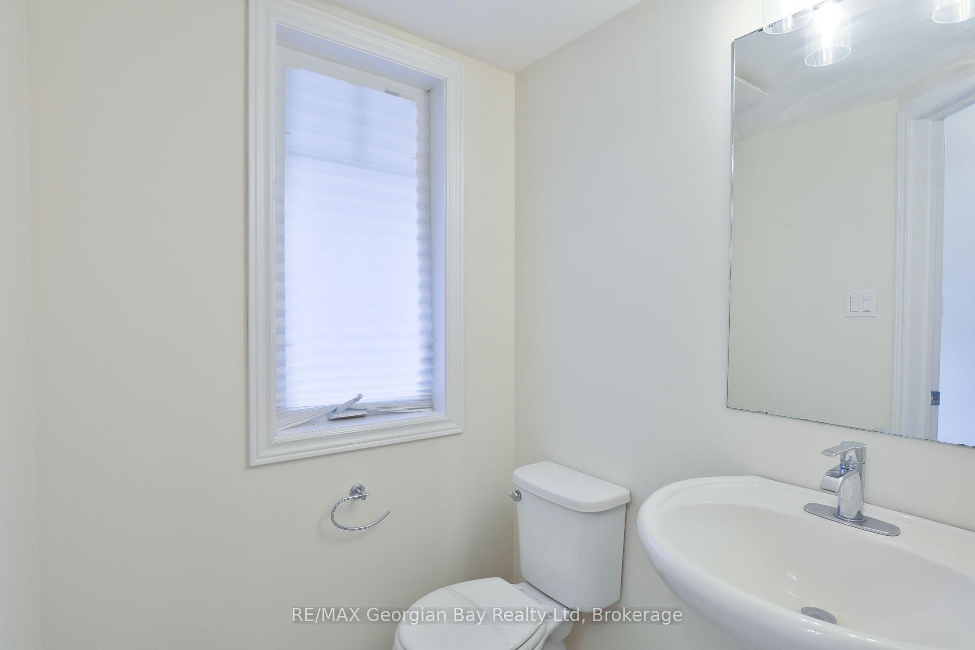 Photo 7 of 972 Cook Drive, Midland — HOMEH