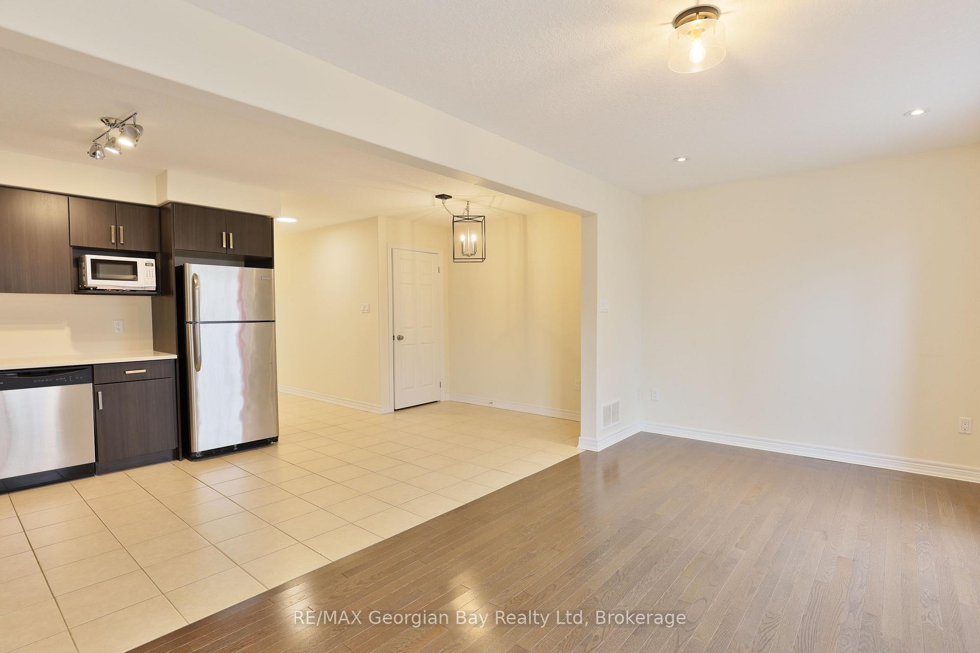 Photo 8 of 972 Cook Drive, Midland — HOMEH