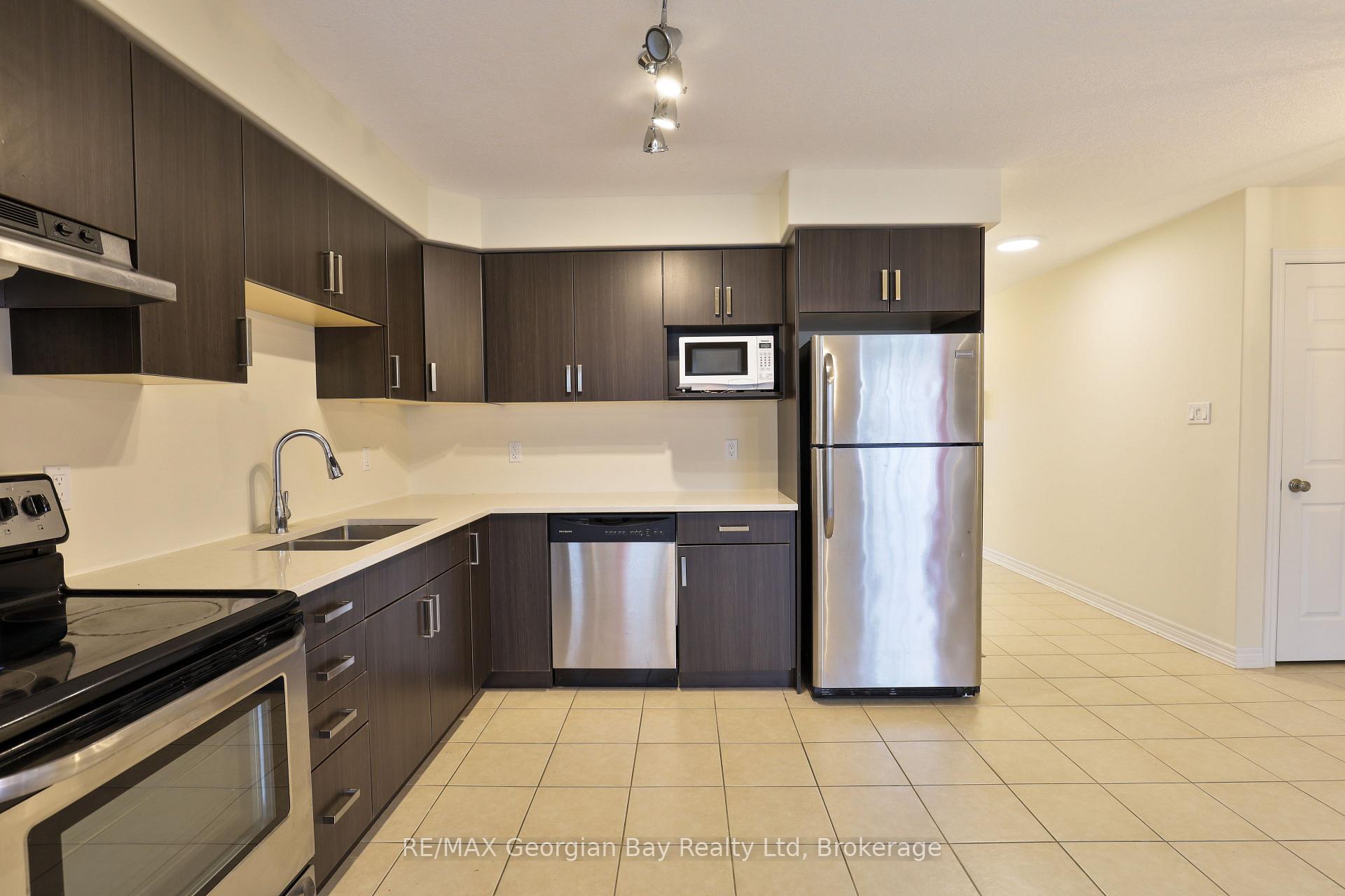 Photo 11 of 972 Cook Drive, Midland — HOMEH