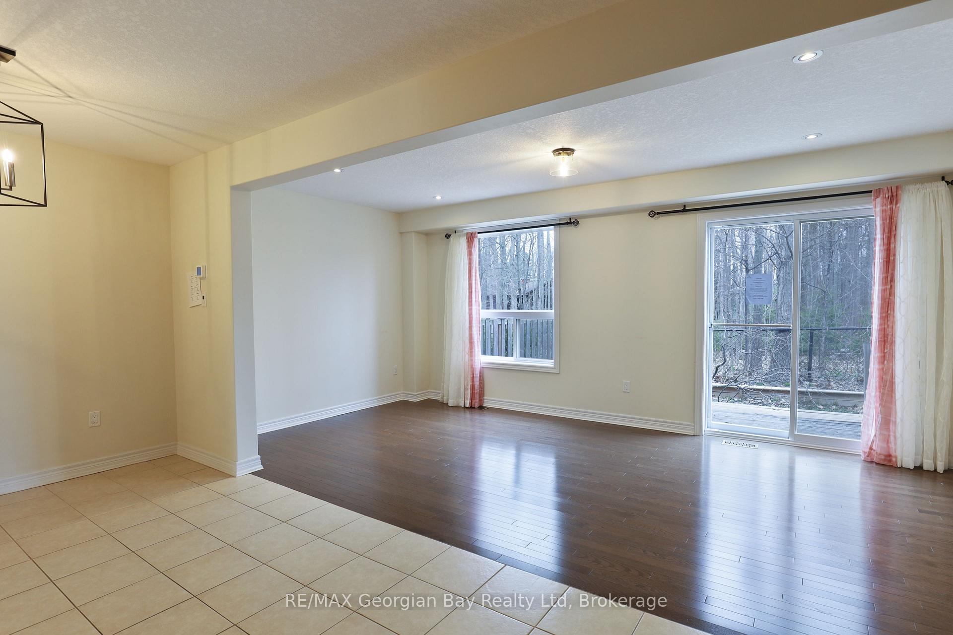 Photo 13 of 972 Cook Drive, Midland — HOMEH