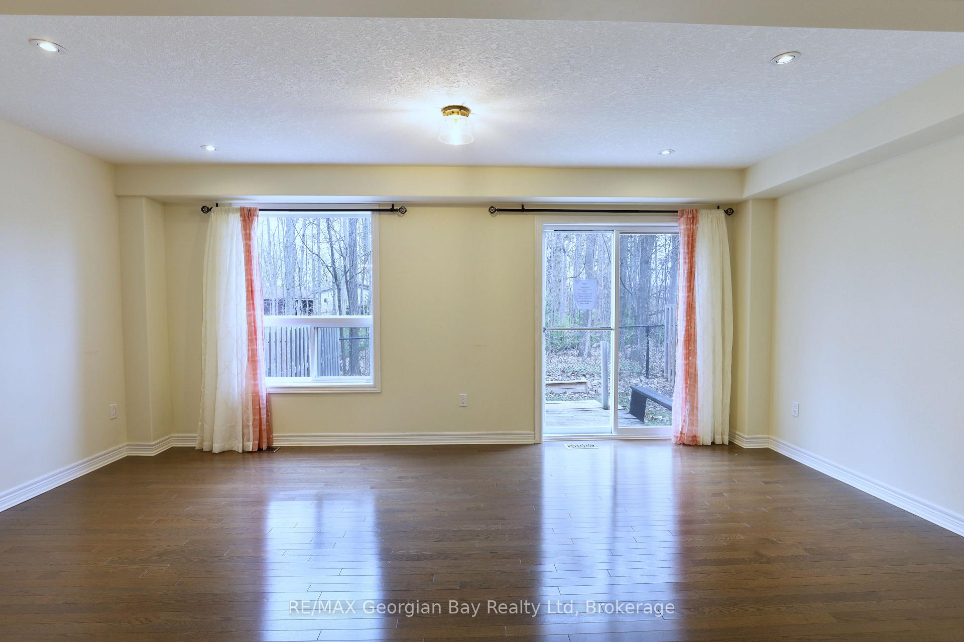 Photo 14 of 972 Cook Drive, Midland — HOMEH
