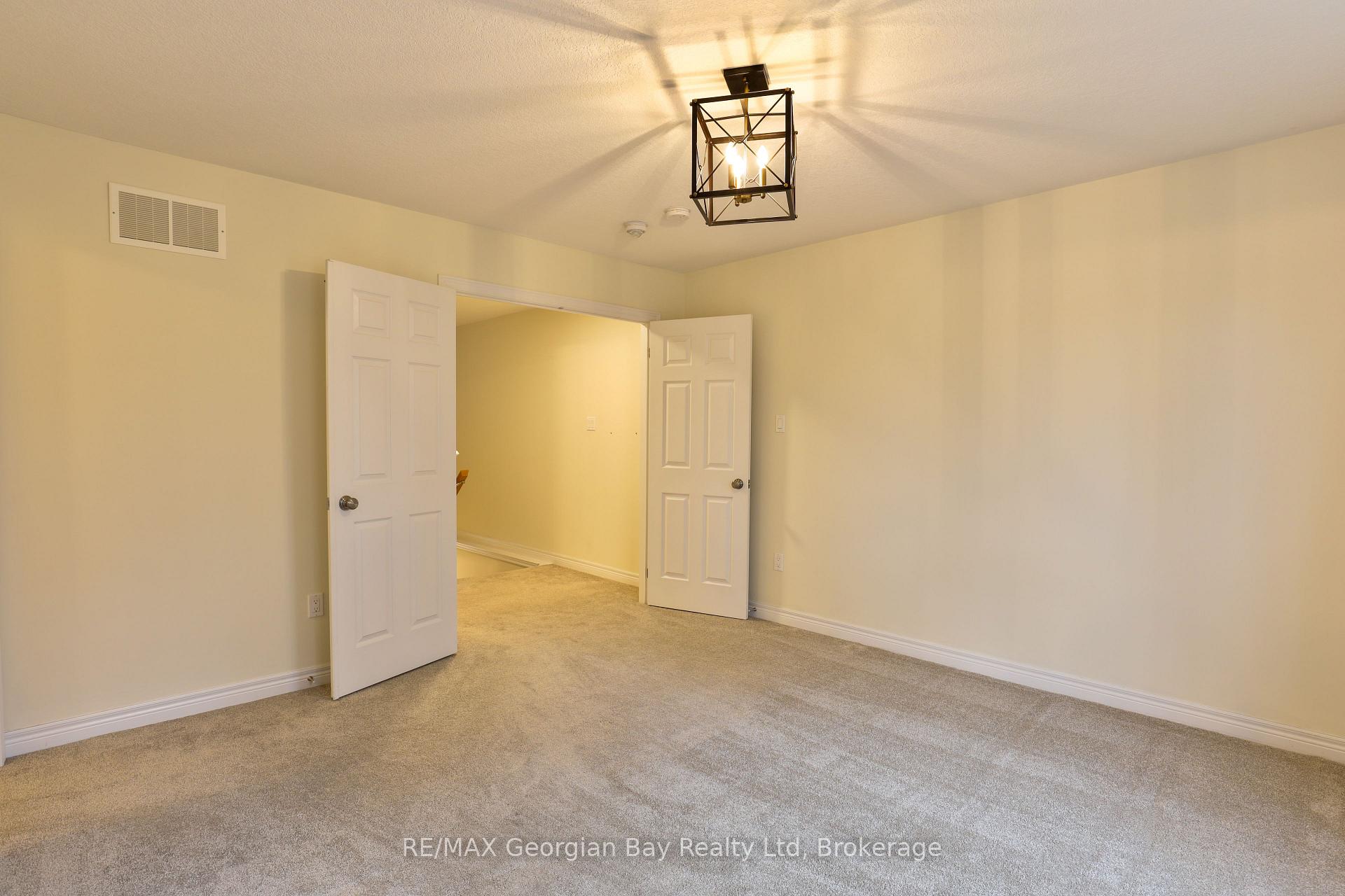 Photo 18 of 972 Cook Drive, Midland — HOMEH