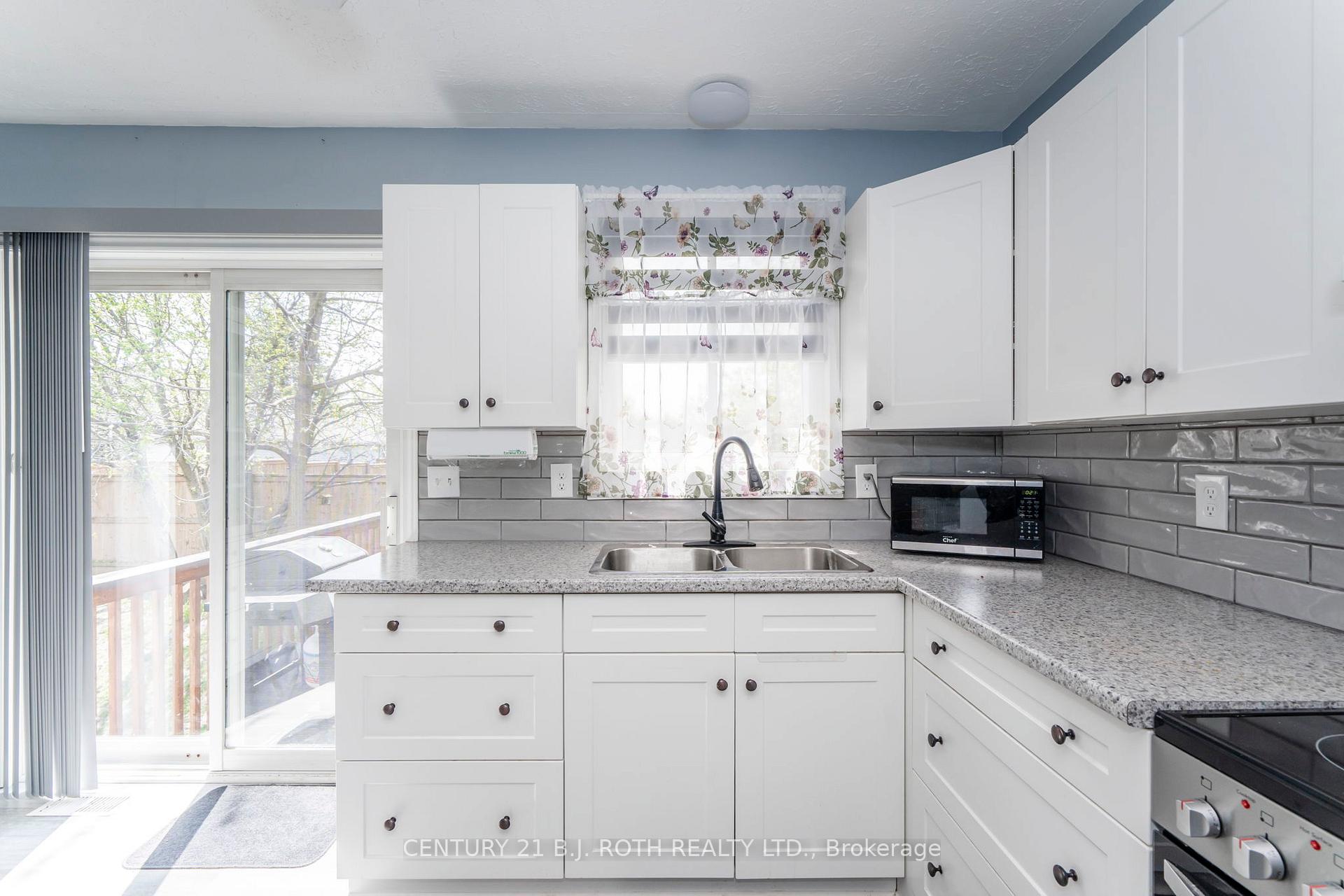 Photo 7 of 628 Wayne Crescent, Midland — HOMEH