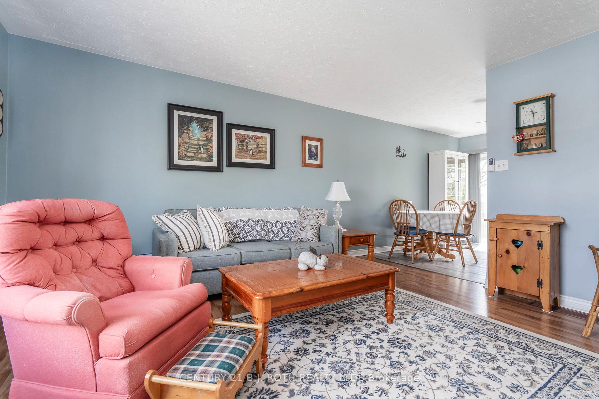 Photo 15 of 628 Wayne Crescent, Midland — HOMEH
