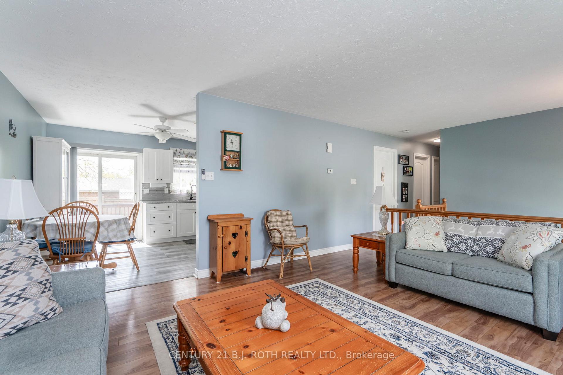 Photo 17 of 628 Wayne Crescent, Midland — HOMEH